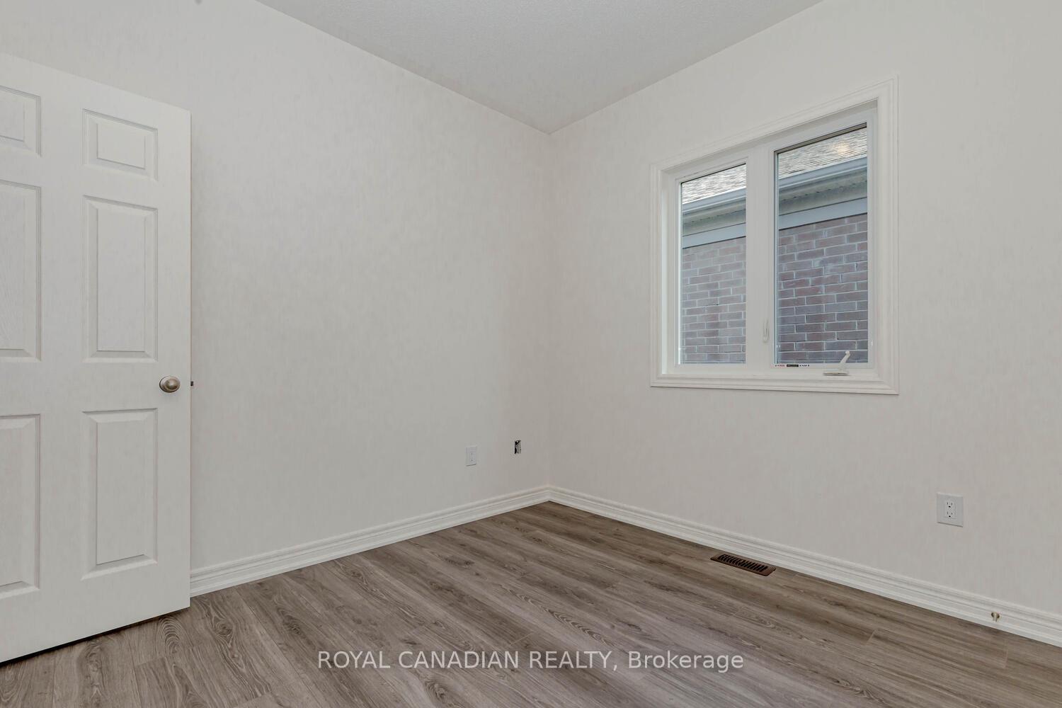 Photo 26 of 9 Holcomb Terrace, Hamilton, Waterdown — HOMEH