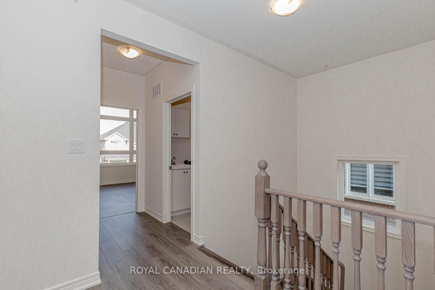 Photo 29 of 9 Holcomb Terrace, Hamilton, Waterdown — HOMEH