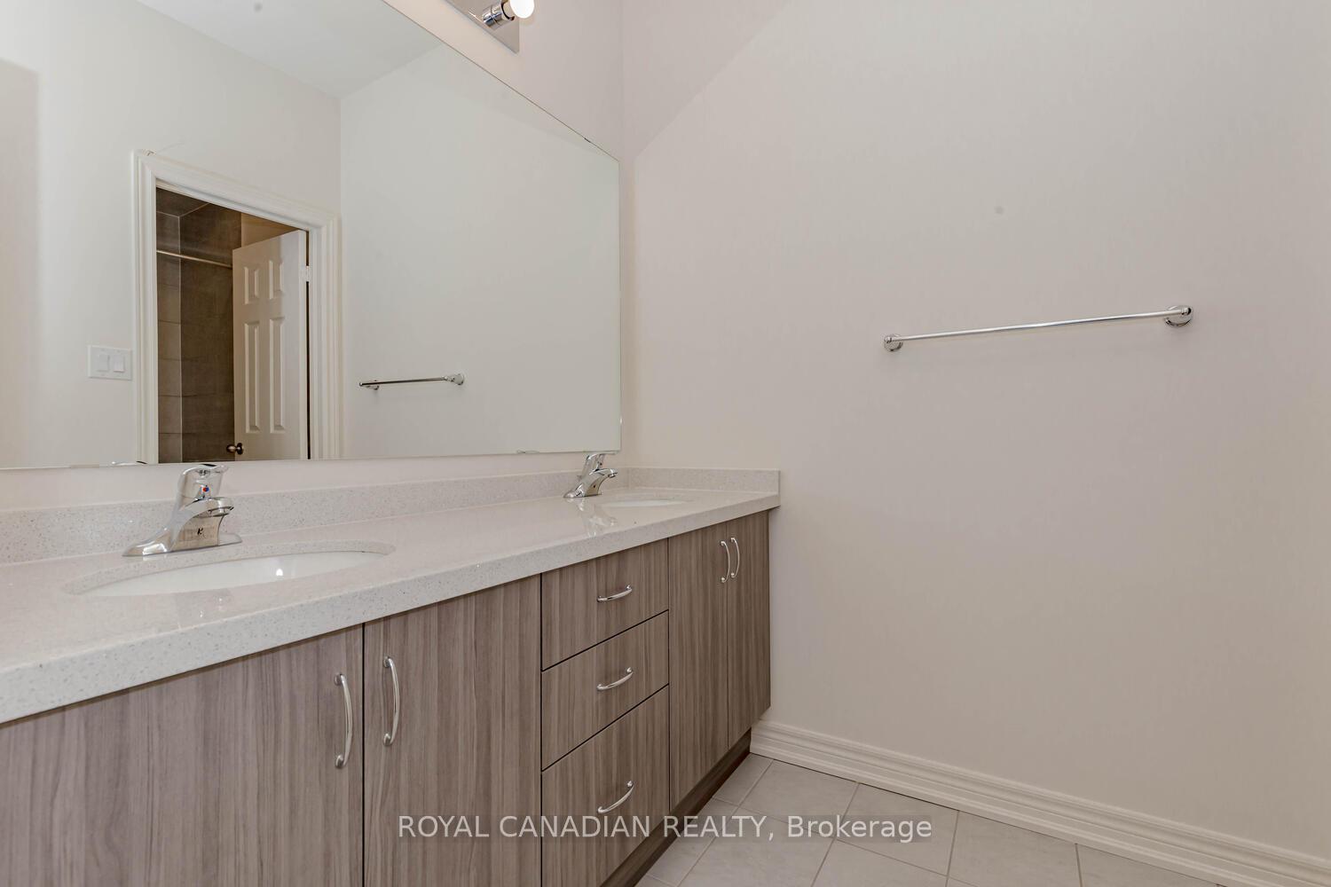 Photo 33 of 9 Holcomb Terrace, Hamilton, Waterdown — HOMEH