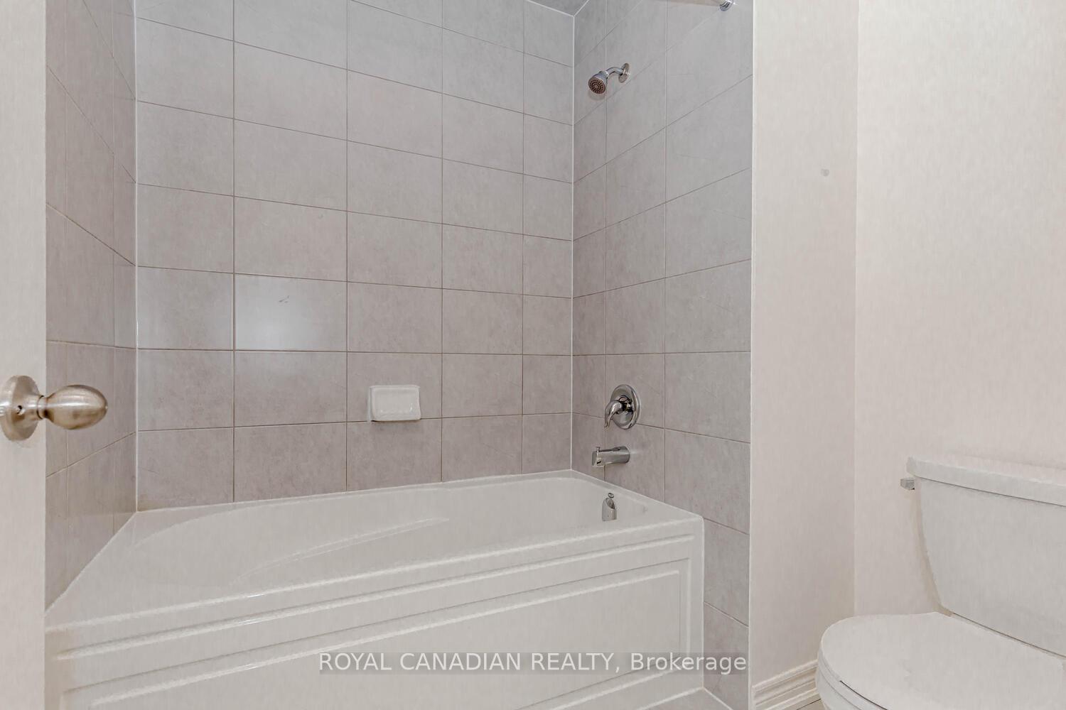 Photo 34 of 9 Holcomb Terrace, Hamilton, Waterdown — HOMEH
