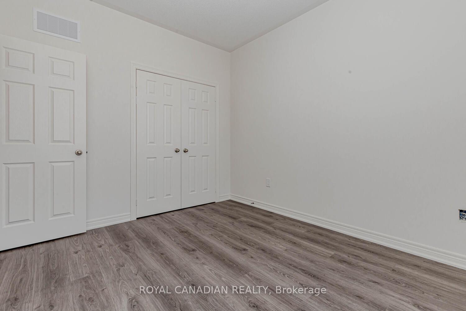 Photo 35 of 9 Holcomb Terrace, Hamilton, Waterdown — HOMEH