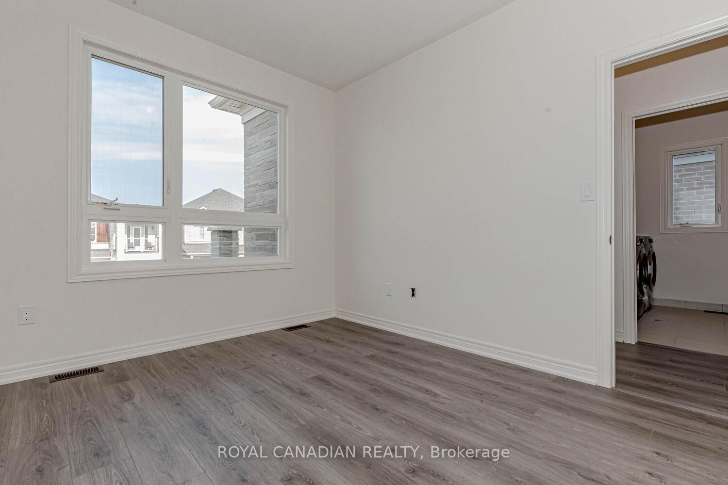 Photo 37 of 9 Holcomb Terrace, Hamilton, Waterdown — HOMEH