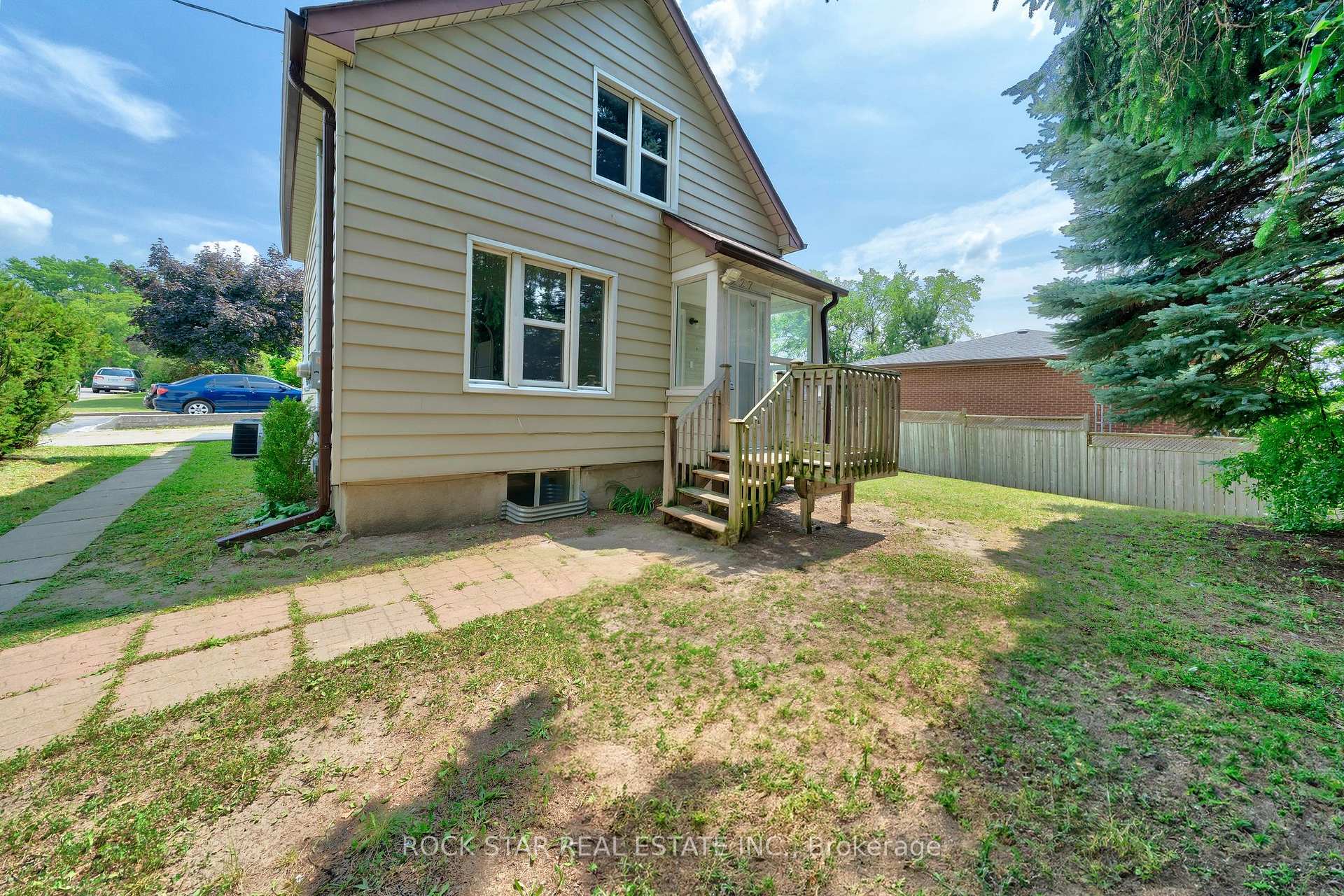 Front of 227 Fairway Road N