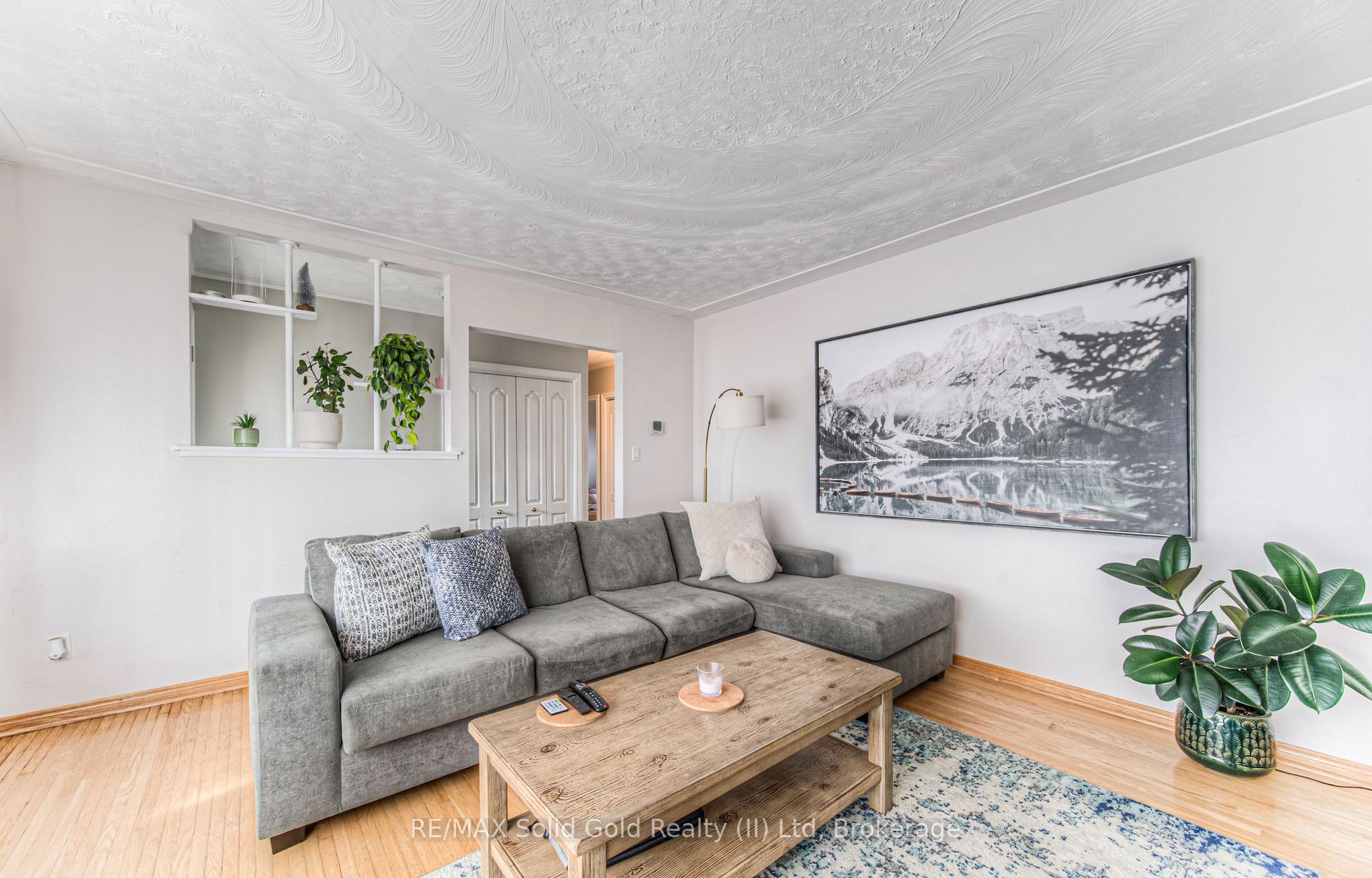 Photo 3 of 186 Kipling Avenue, Kitchener — HOMEH