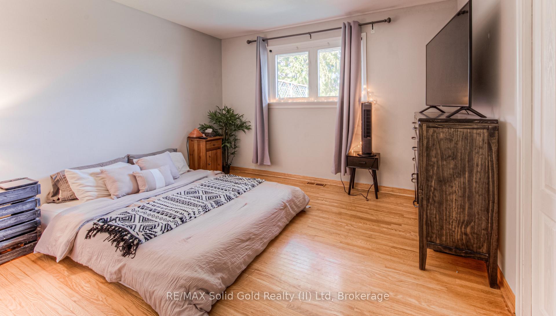 Photo 6 of 186 Kipling Avenue, Kitchener — HOMEH