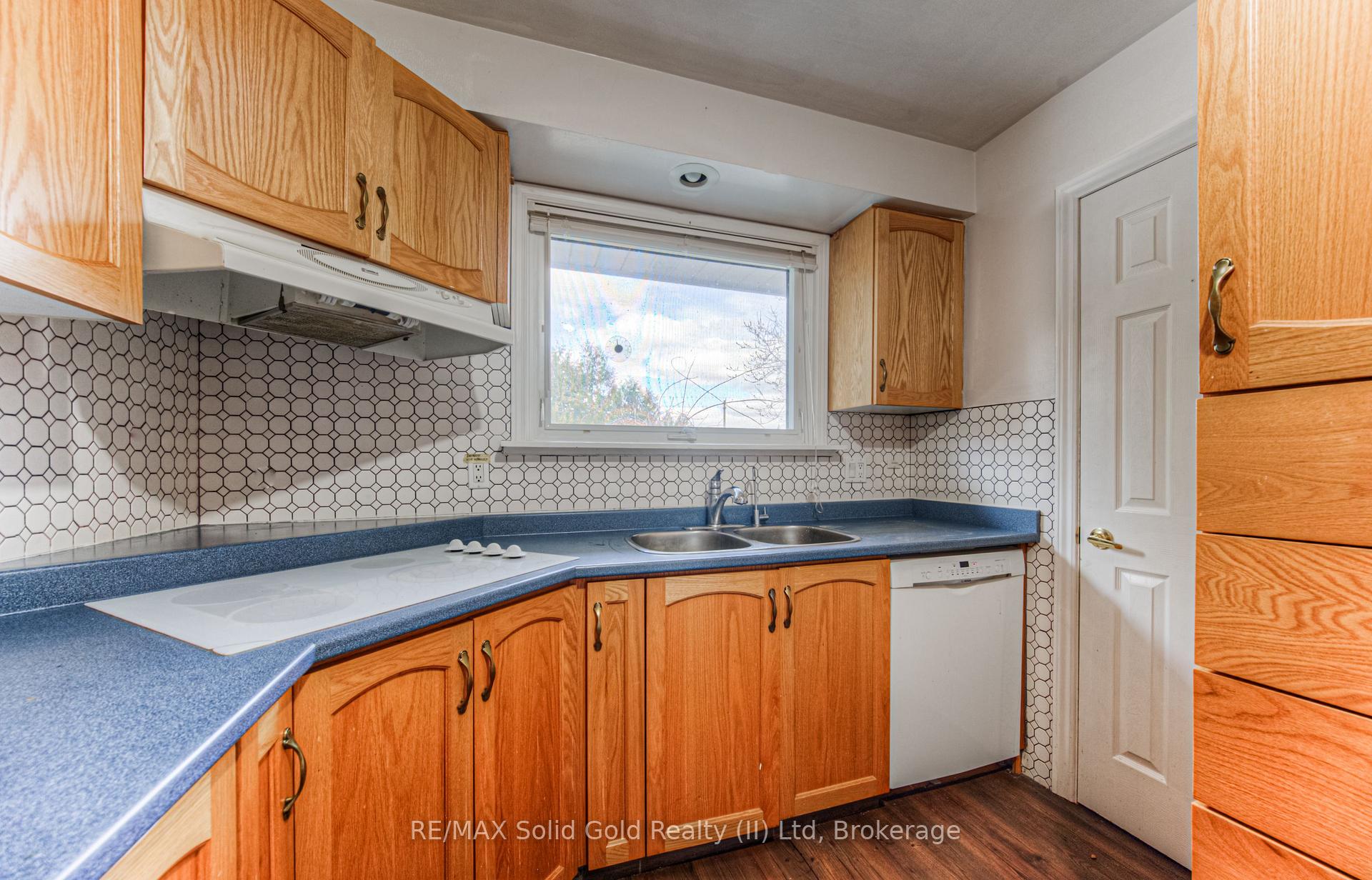 Photo 12 of 186 Kipling Avenue, Kitchener — HOMEH