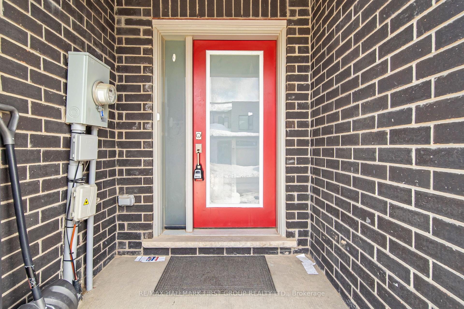 Photo 3 of 7 Pony Way, Kitchener — HOMEH