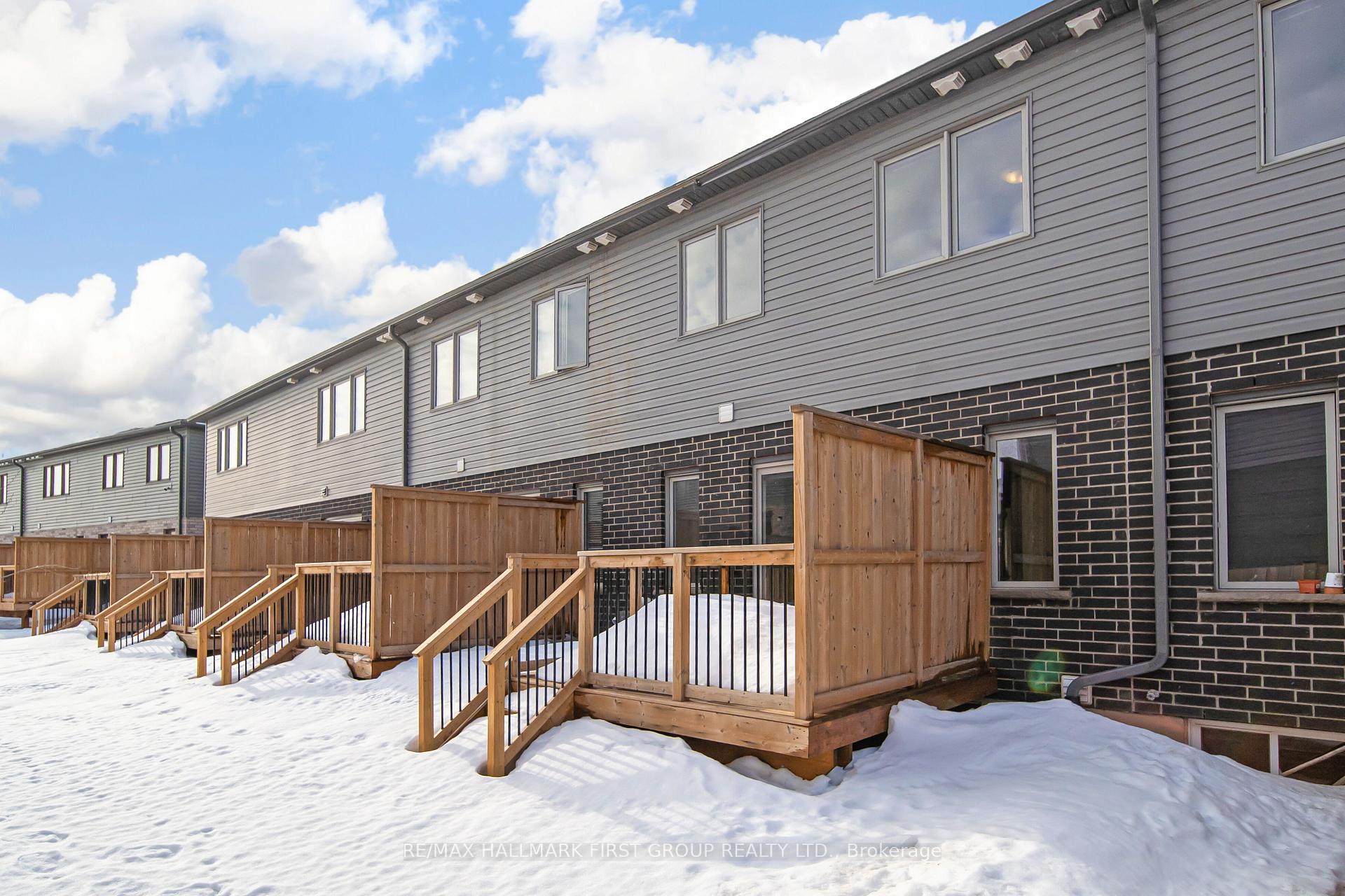 Photo 37 of 7 Pony Way, Kitchener — HOMEH
