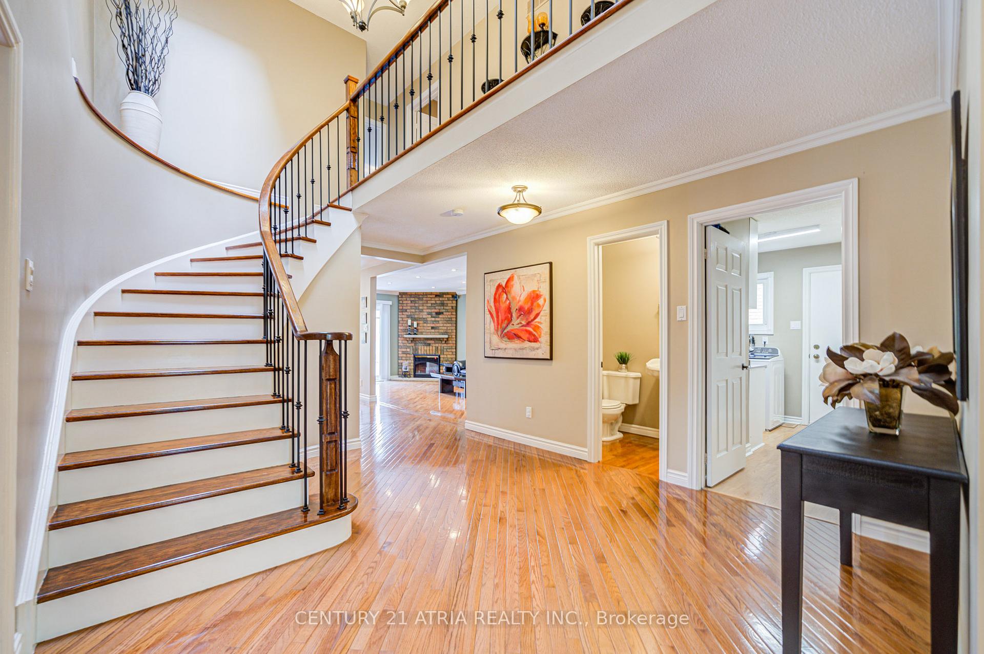 Photo 6 of 61 Brooklyn Crescent, Markham, Markville — HOMEH