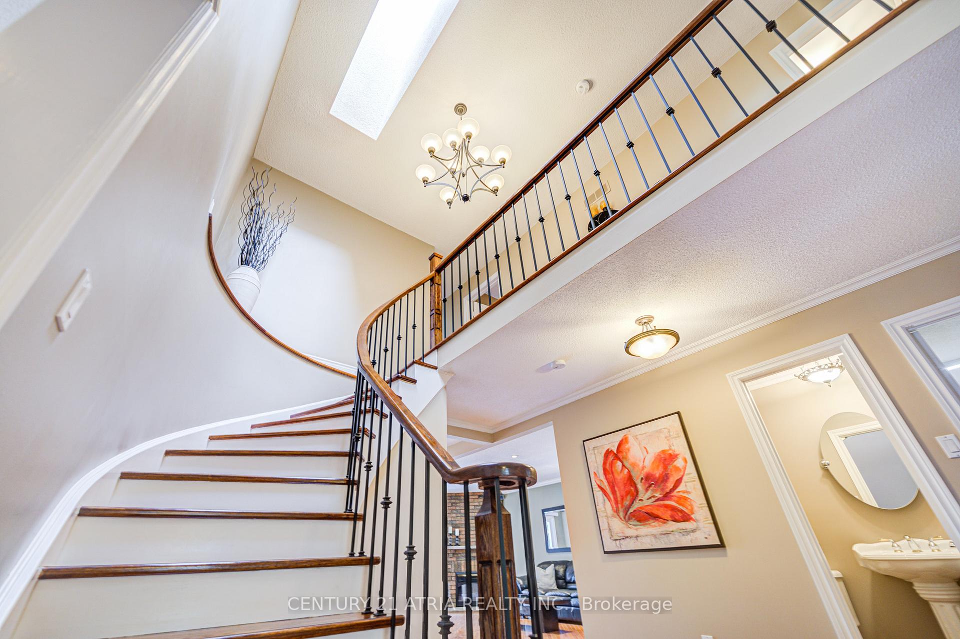 Photo 8 of 61 Brooklyn Crescent, Markham, Markville — HOMEH