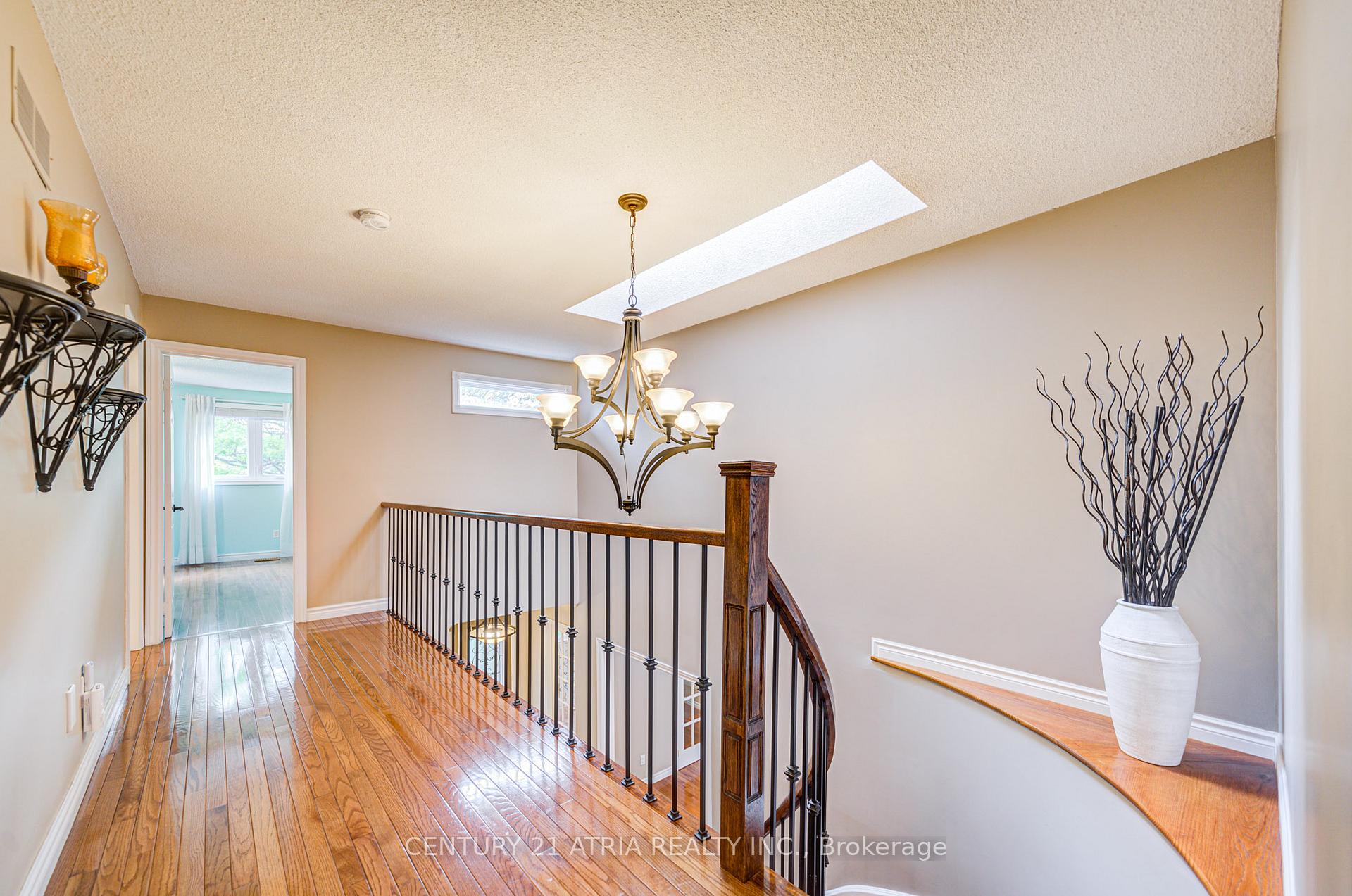 Photo 29 of 61 Brooklyn Crescent, Markham, Markville — HOMEH