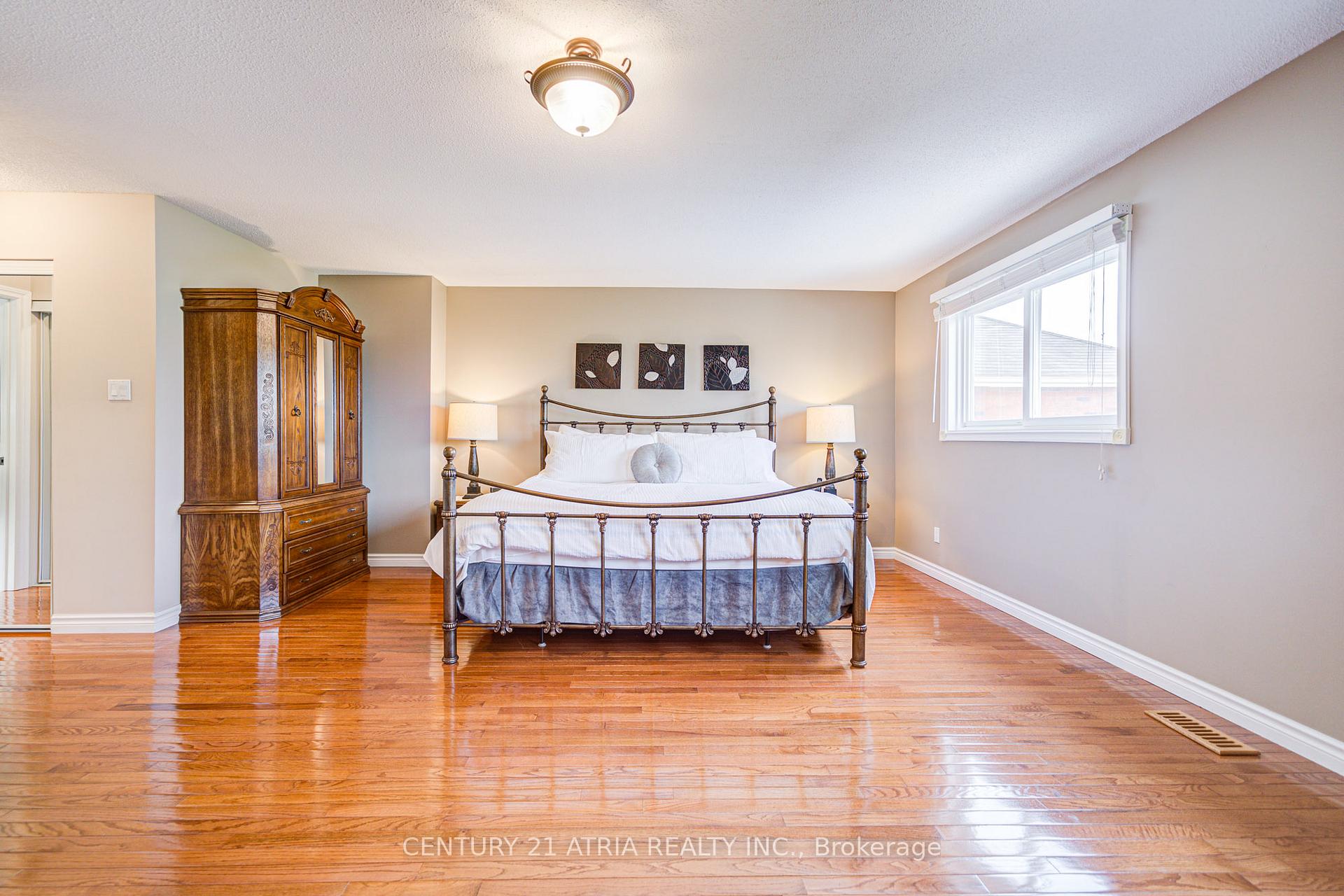 Photo 31 of 61 Brooklyn Crescent, Markham, Markville — HOMEH