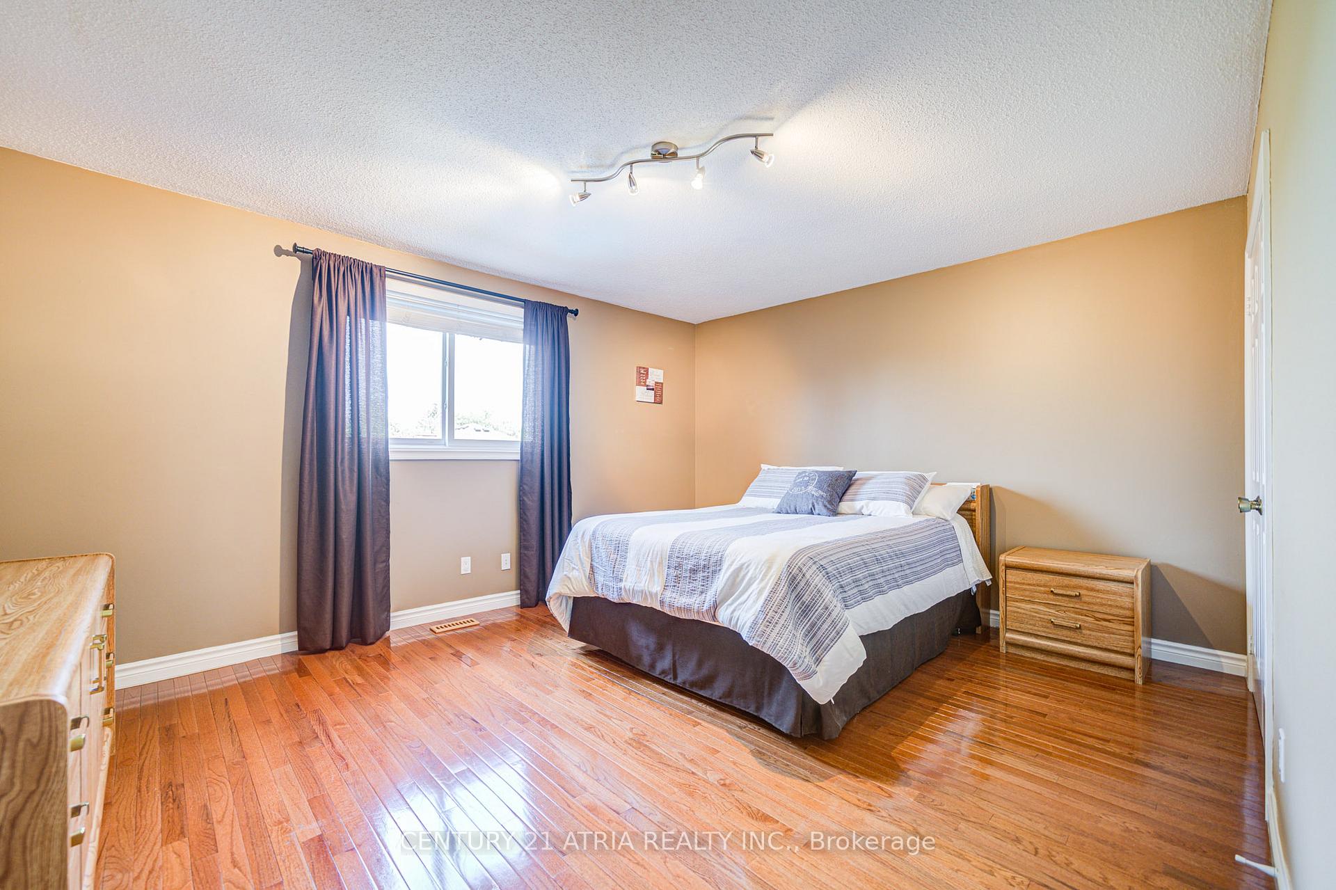Photo 36 of 61 Brooklyn Crescent, Markham, Markville — HOMEH