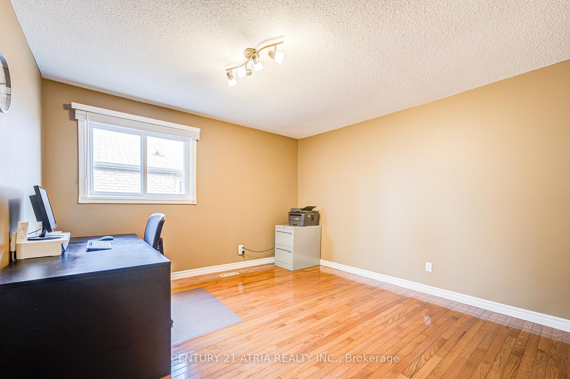 Photo 37 of 61 Brooklyn Crescent, Markham, Markville — HOMEH