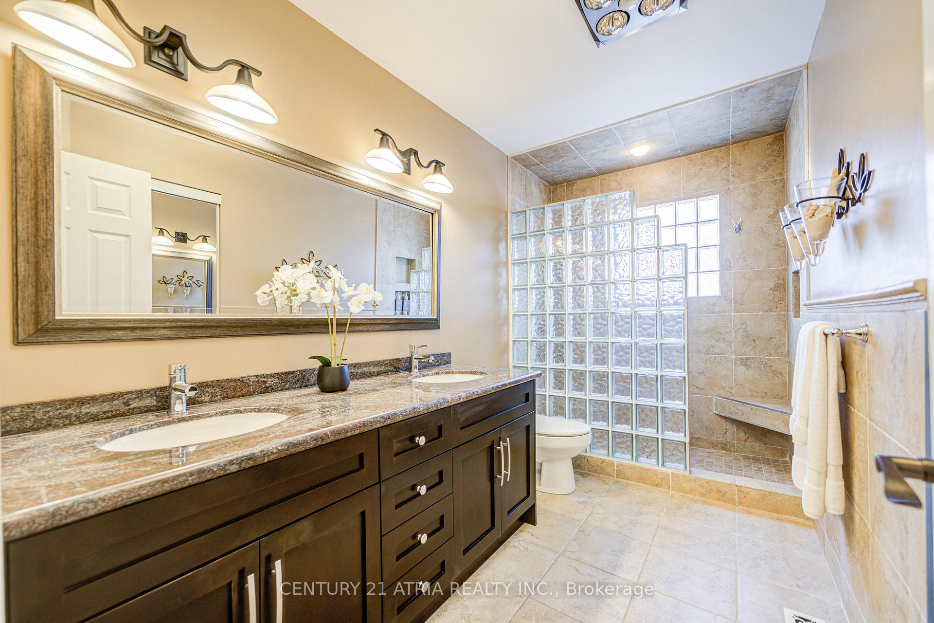 Photo 38 of 61 Brooklyn Crescent, Markham, Markville — HOMEH