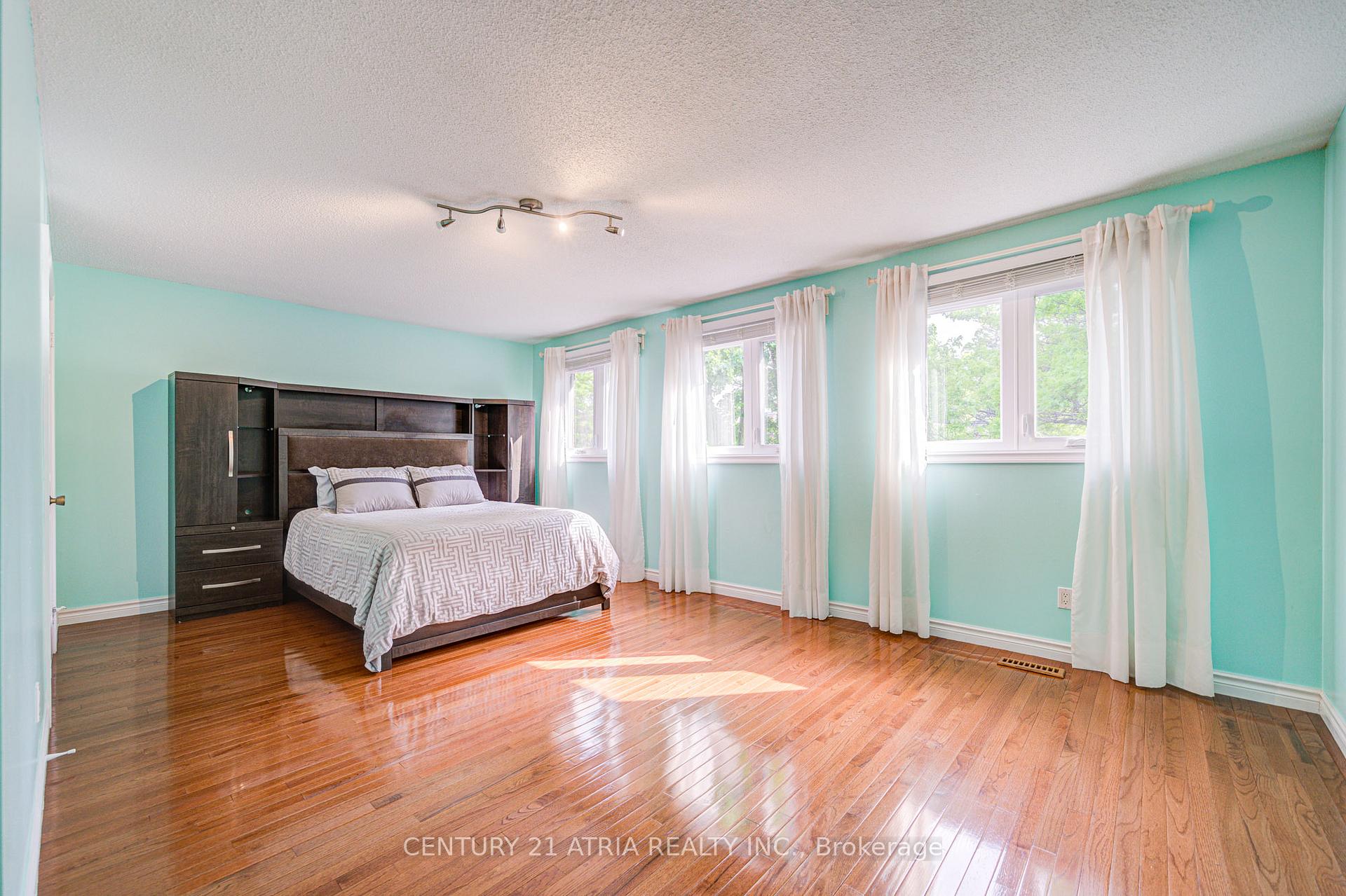 Photo 39 of 61 Brooklyn Crescent, Markham, Markville — HOMEH