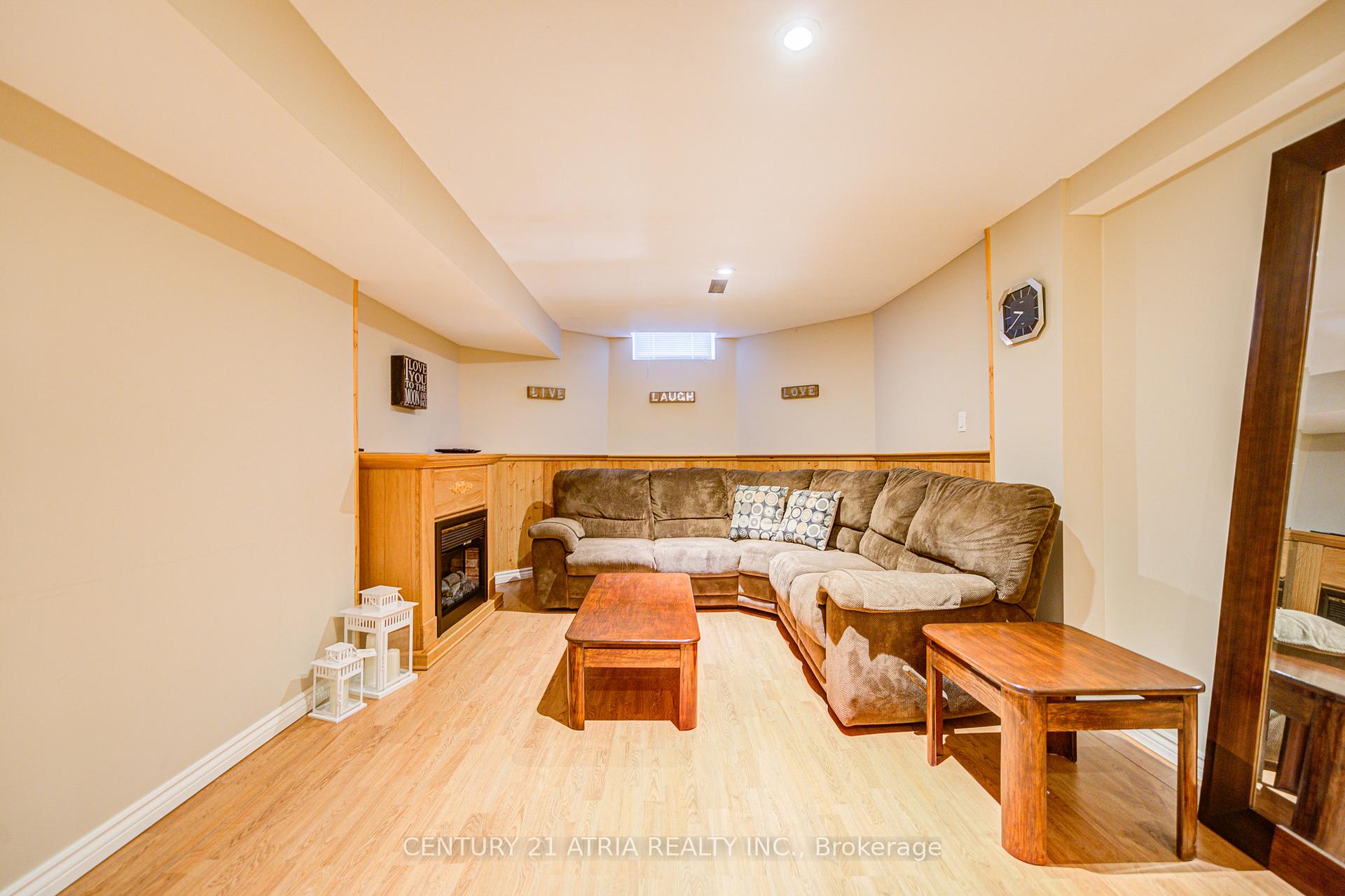 Photo 43 of 61 Brooklyn Crescent, Markham, Markville — HOMEH