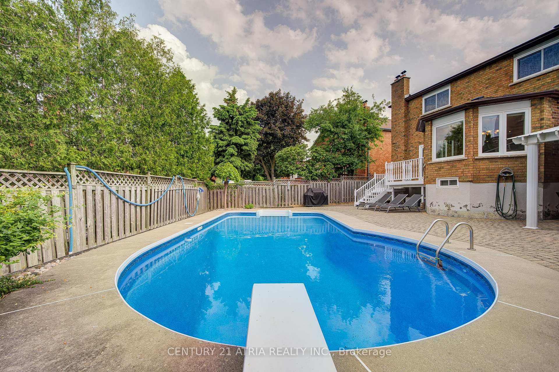 Photo 48 of 61 Brooklyn Crescent, Markham, Markville — HOMEH