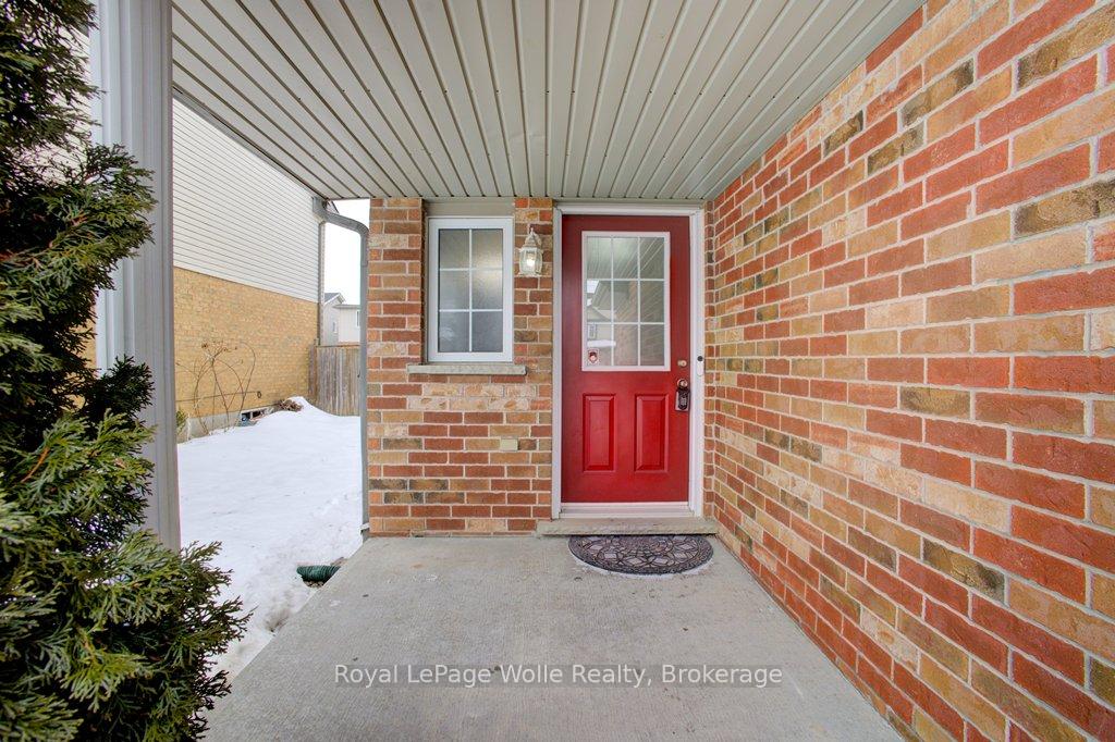 Photo 2 of 58 Max Becker Drive, Kitchener — HOMEH