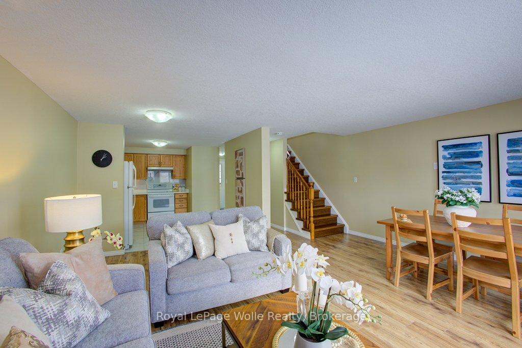 Photo 4 of 58 Max Becker Drive, Kitchener — HOMEH