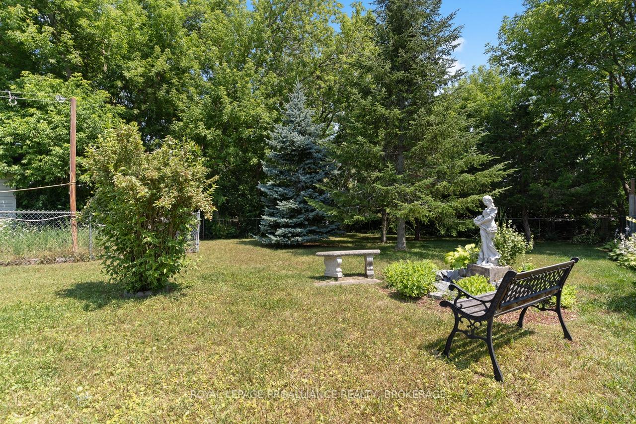Photo 7 of 15 Shaw Street, Kingston, Rideau — HOMEH