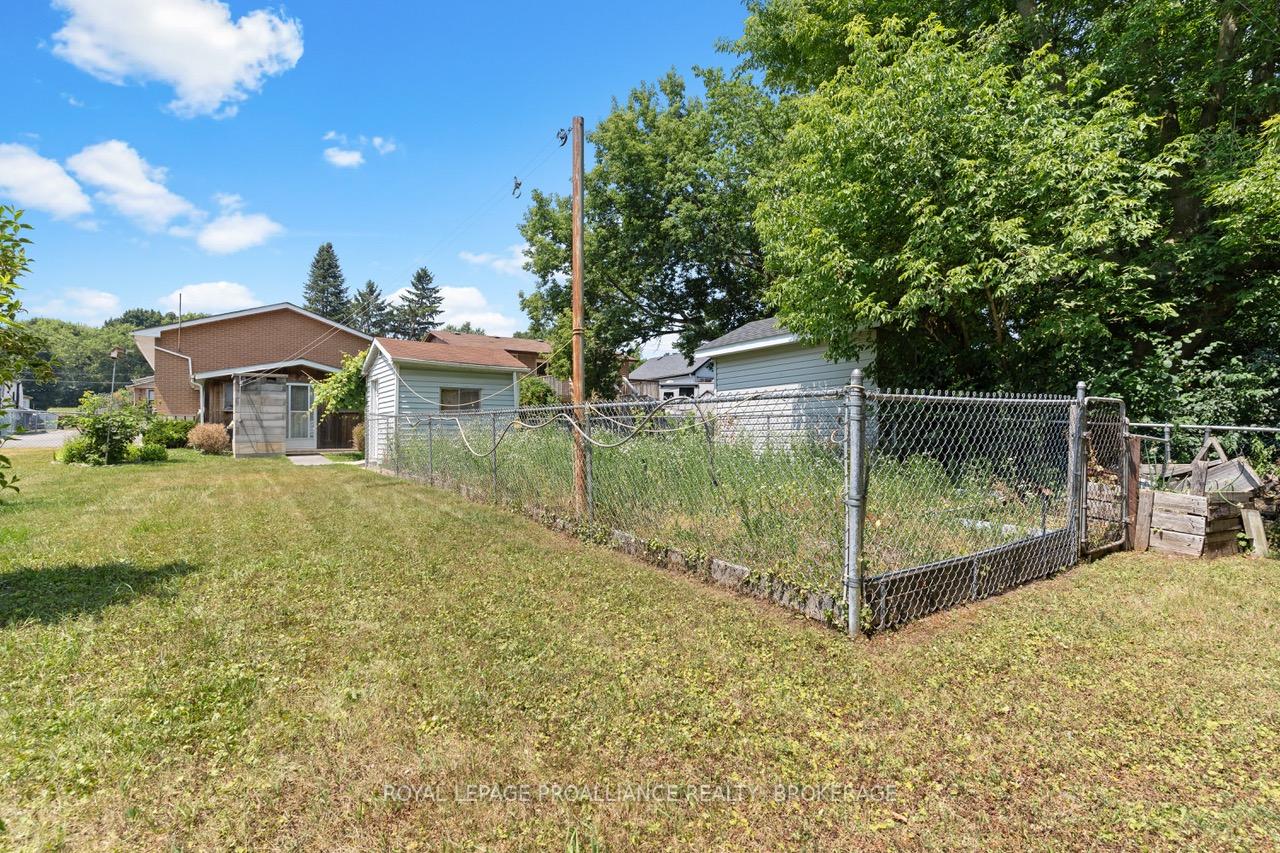 Photo 9 of 15 Shaw Street, Kingston, Rideau — HOMEH