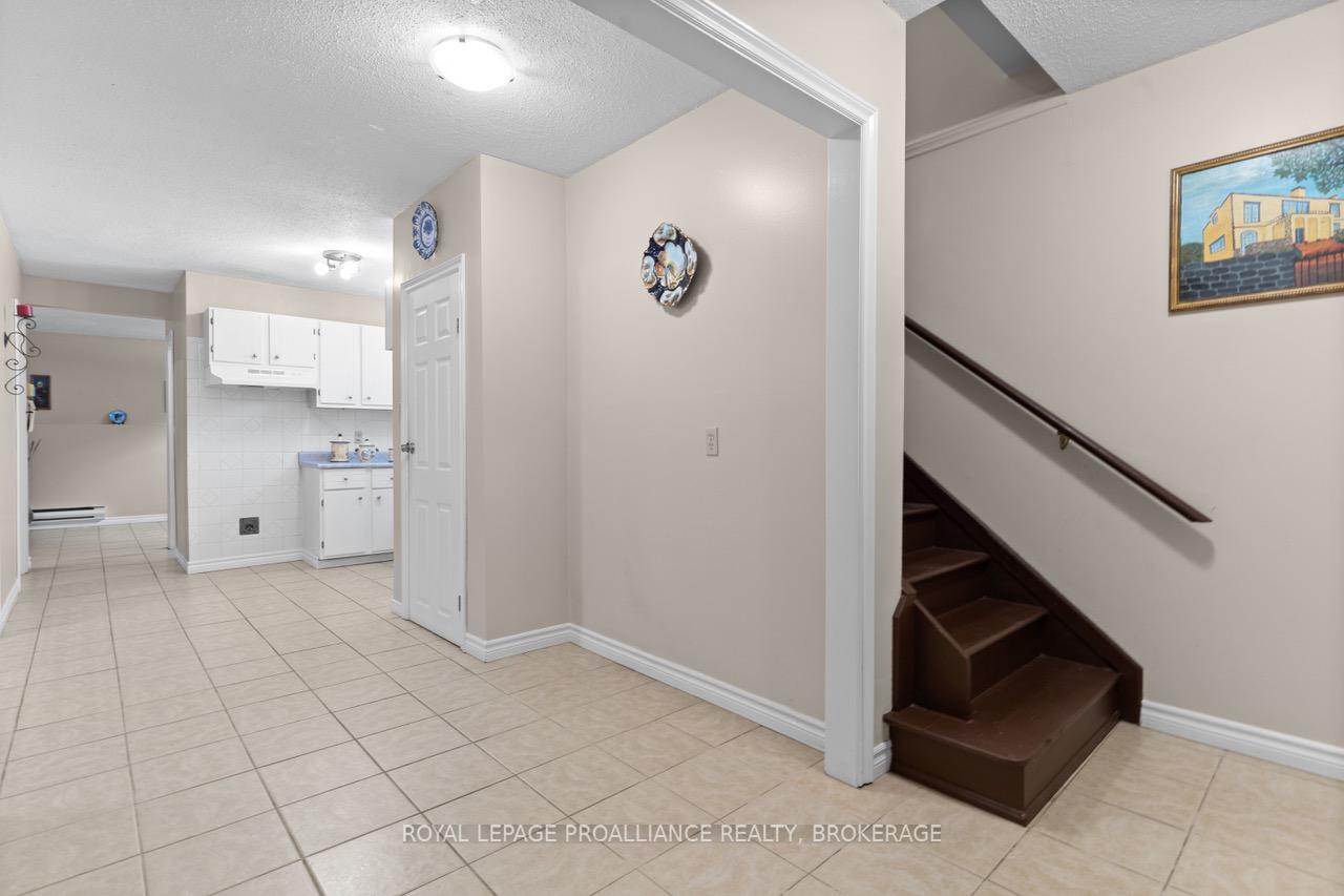 Photo 12 of 15 Shaw Street, Kingston, Rideau — HOMEH