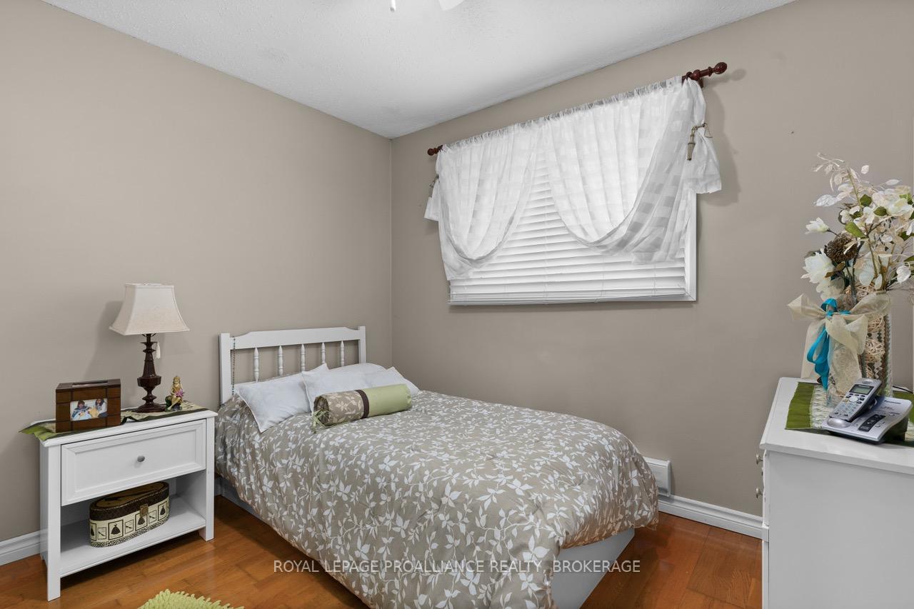 Photo 22 of 15 Shaw Street, Kingston, Rideau — HOMEH