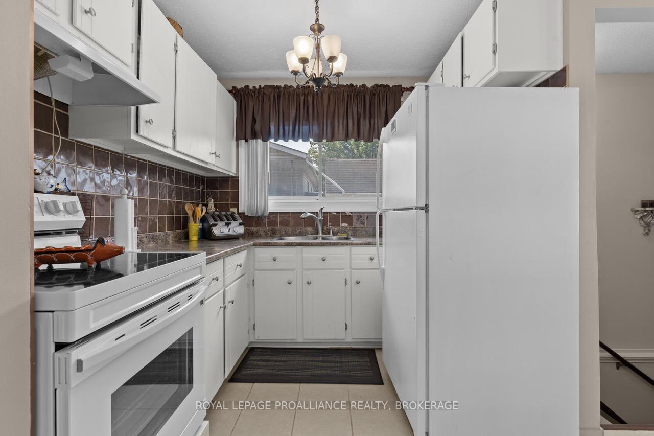 Photo 29 of 15 Shaw Street, Kingston, Rideau — HOMEH