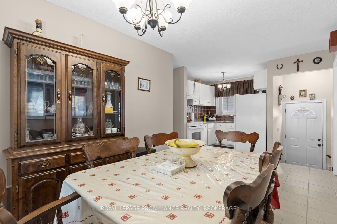 Photo 32 of 15 Shaw Street, Kingston, Rideau — HOMEH