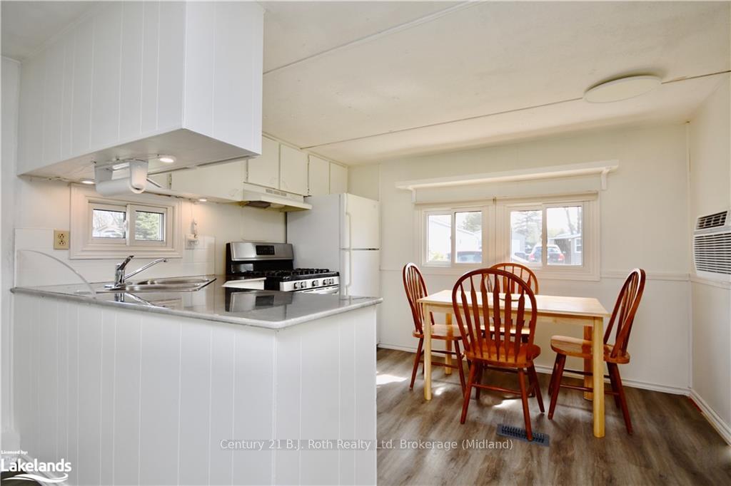 Photo 3 of 12 Vics Road, Midland — HOMEH