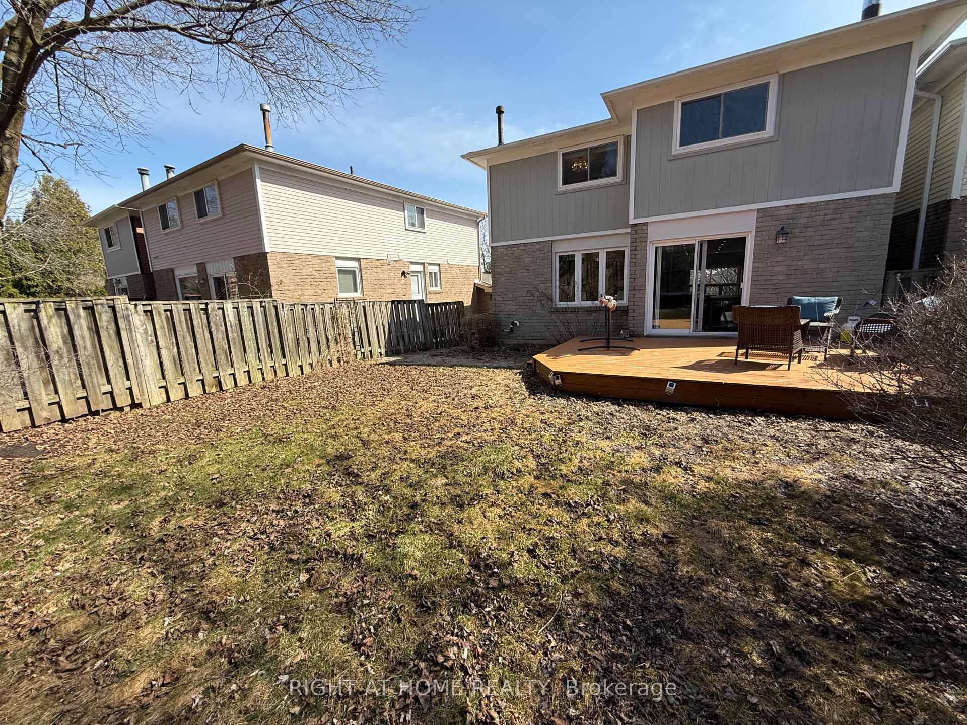Photo 9 of 58 Holm Crescent, Markham, Aileen-Willowbrook — HOMEH