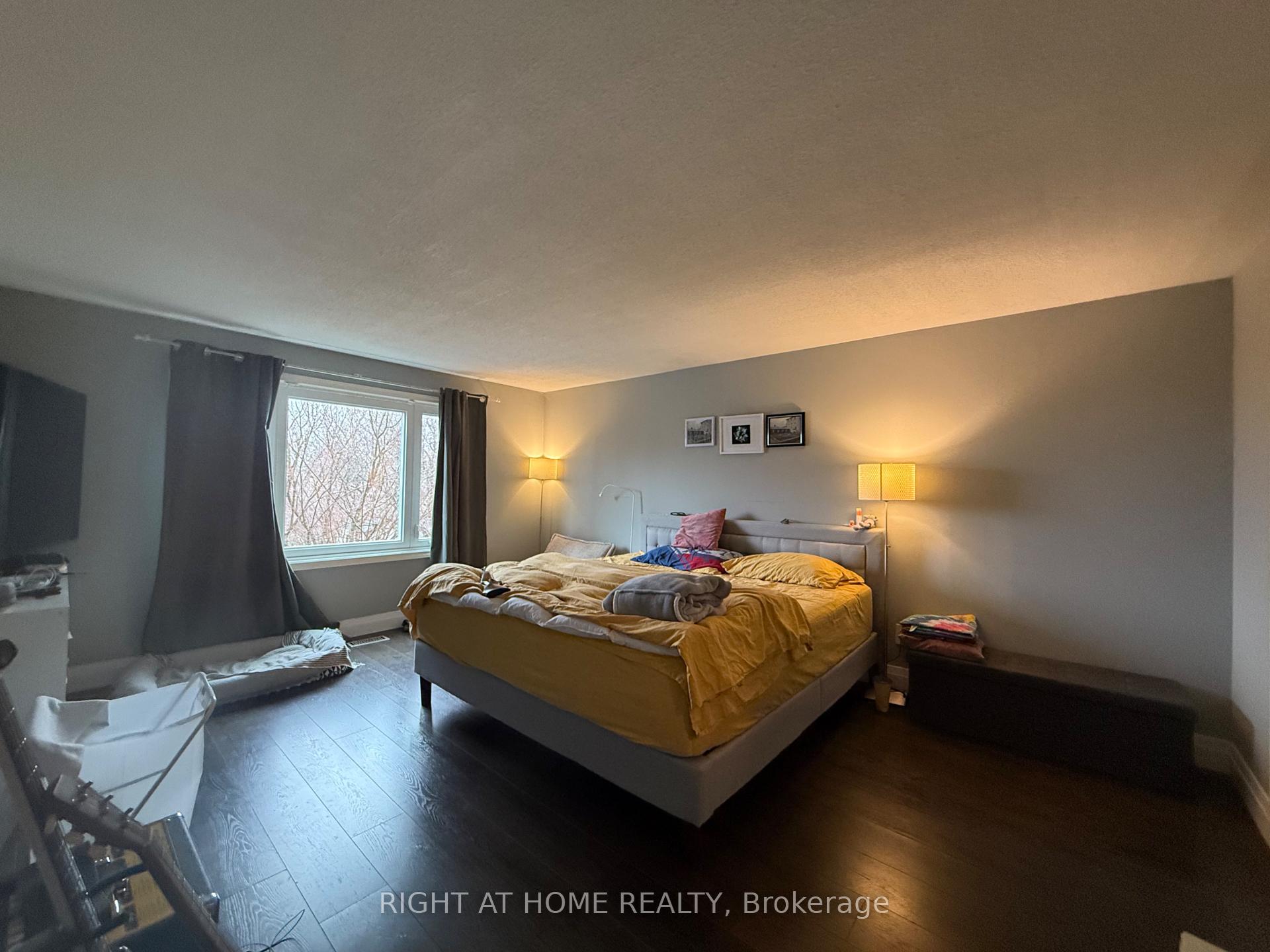 Photo 10 of 58 Holm Crescent, Markham, Aileen-Willowbrook — HOMEH
