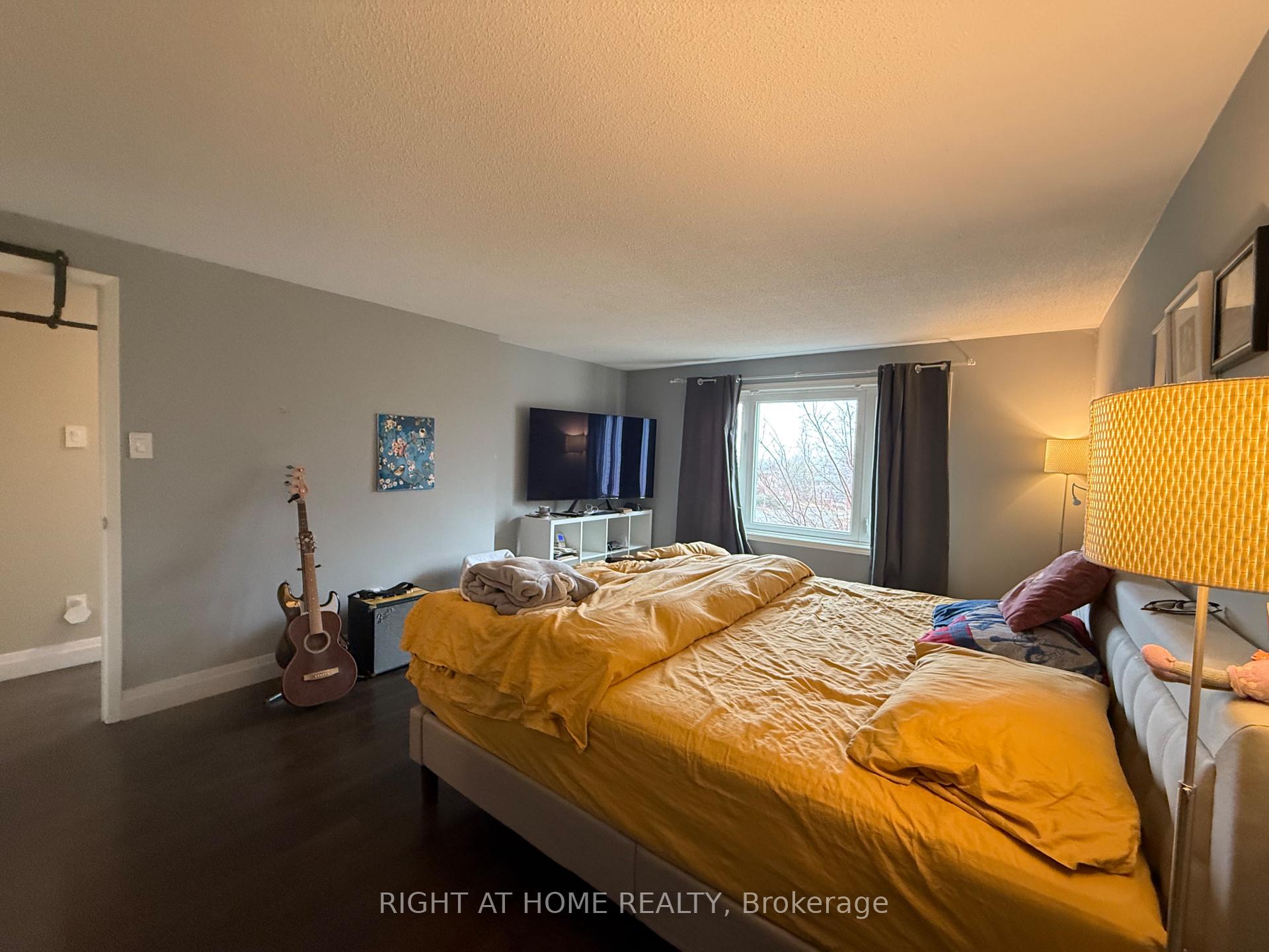Photo 11 of 58 Holm Crescent, Markham, Aileen-Willowbrook — HOMEH