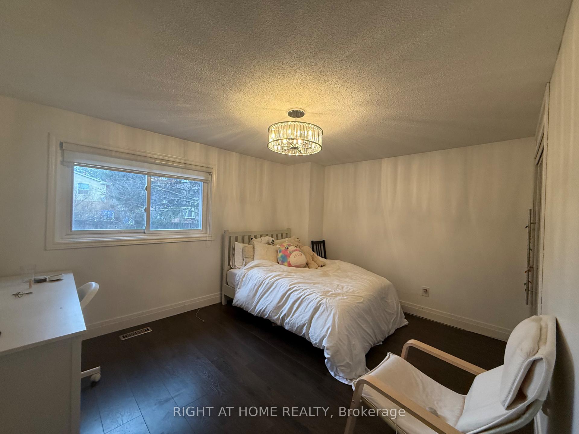 Photo 15 of 58 Holm Crescent, Markham, Aileen-Willowbrook — HOMEH