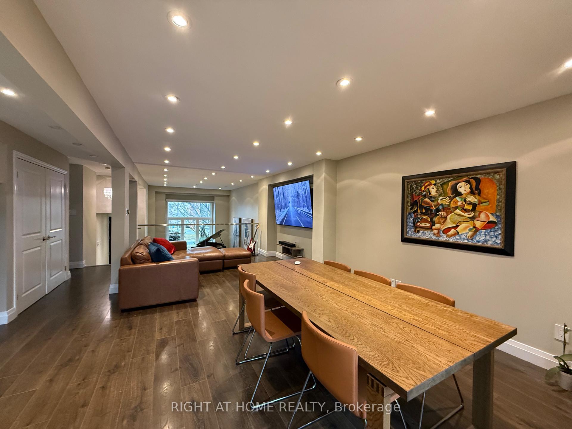 Photo 18 of 58 Holm Crescent, Markham, Aileen-Willowbrook — HOMEH