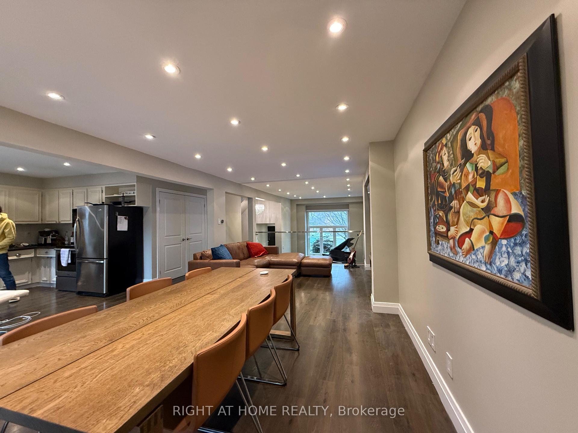 Photo 21 of 58 Holm Crescent, Markham, Aileen-Willowbrook — HOMEH
