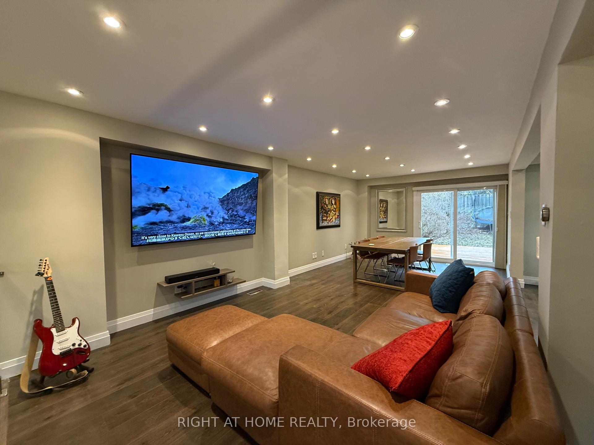 Photo 24 of 58 Holm Crescent, Markham, Aileen-Willowbrook — HOMEH