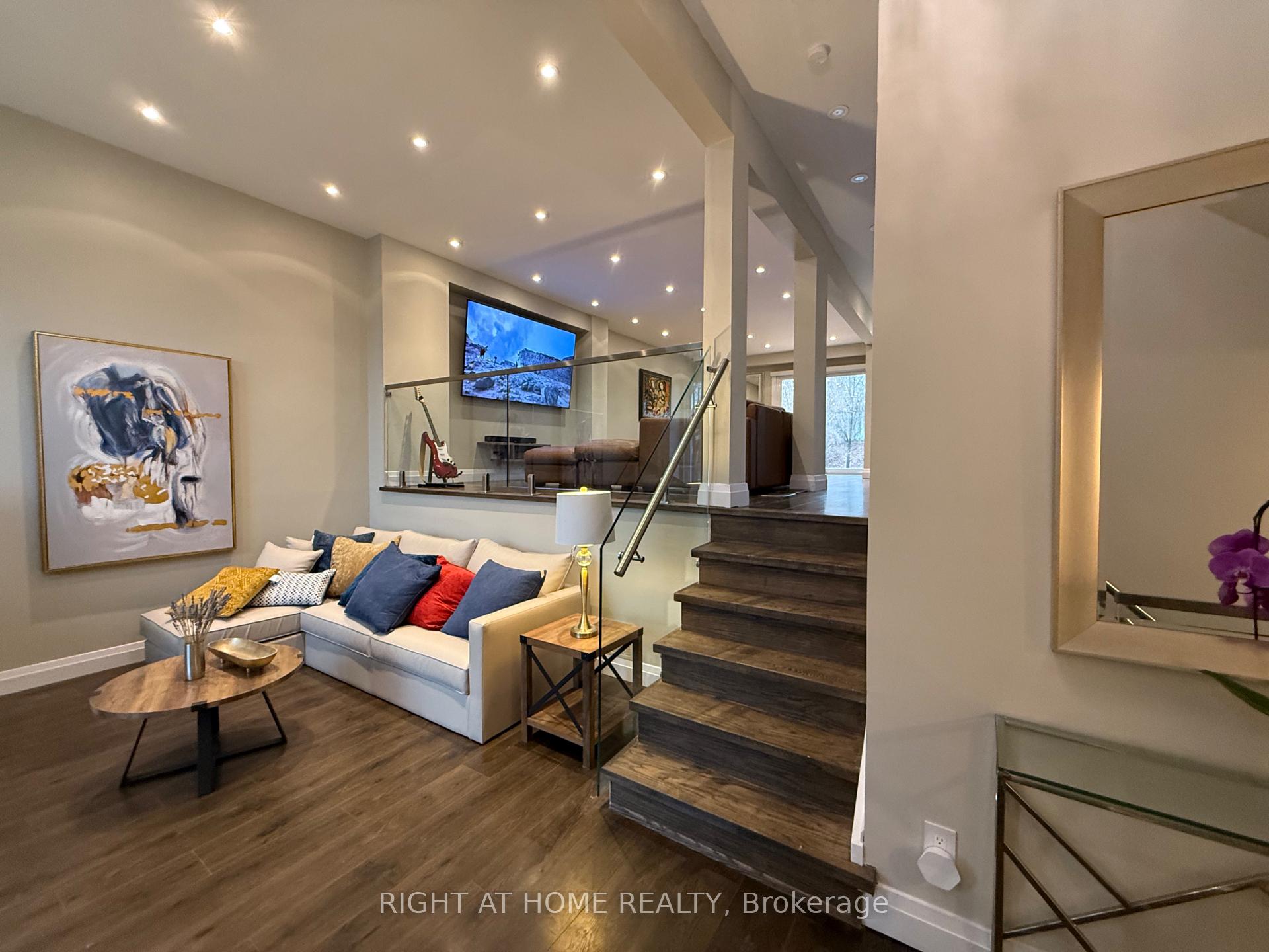 Photo 25 of 58 Holm Crescent, Markham, Aileen-Willowbrook — HOMEH