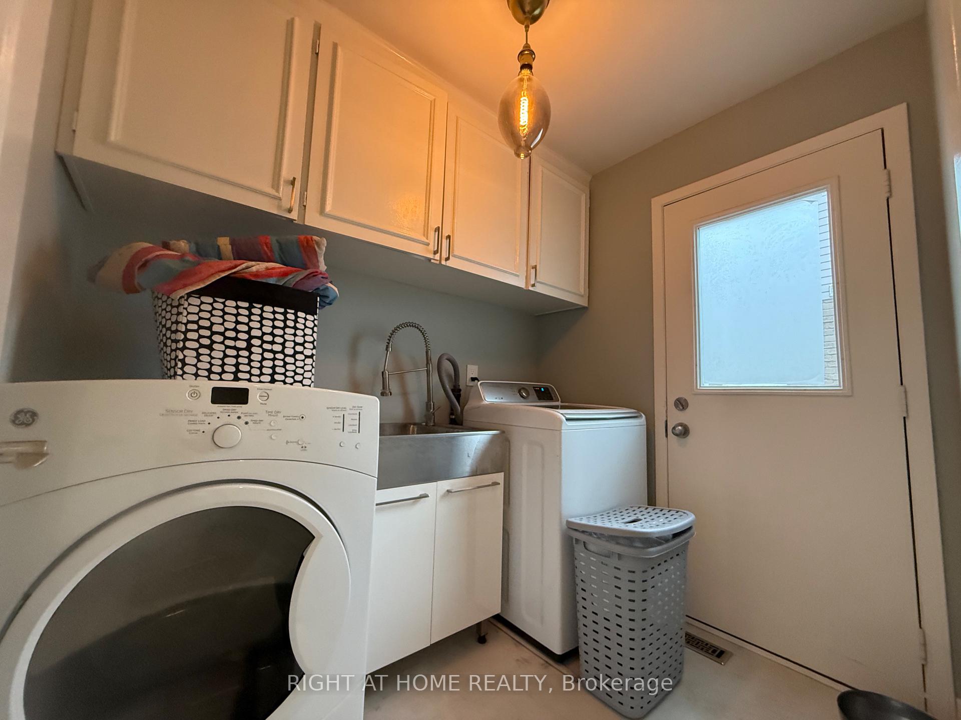 Photo 32 of 58 Holm Crescent, Markham, Aileen-Willowbrook — HOMEH