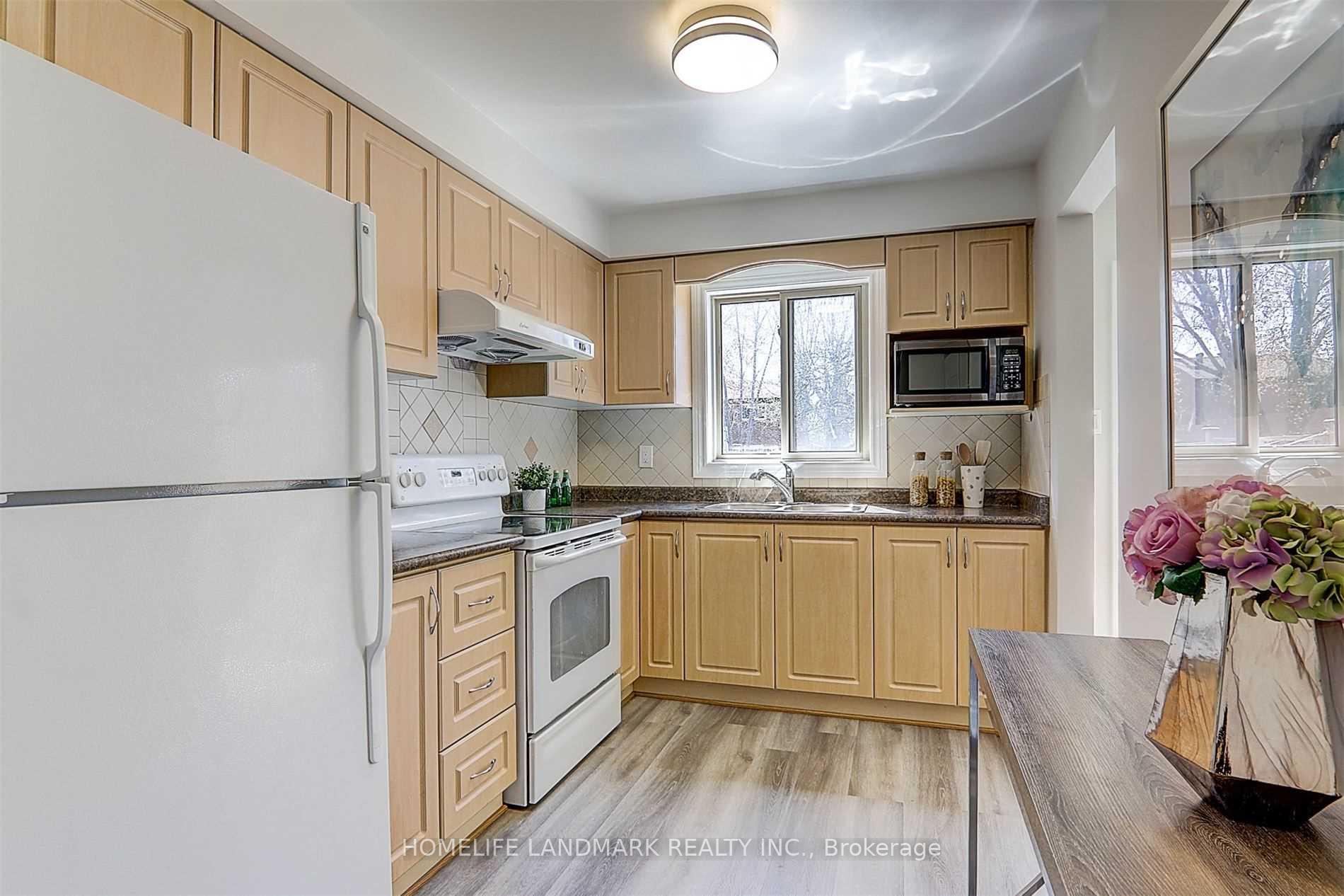 Photo 15 of 17 Debden Road, Markham, Milliken Mills East — HOMEH
