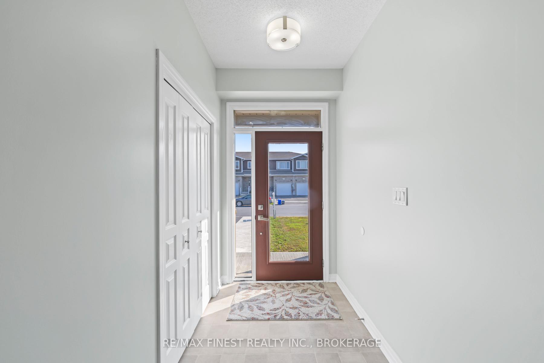 Photo 5 of 931 Riverview Way, Kingston, Kingston East (Incl Barret Crt) — HOMEH