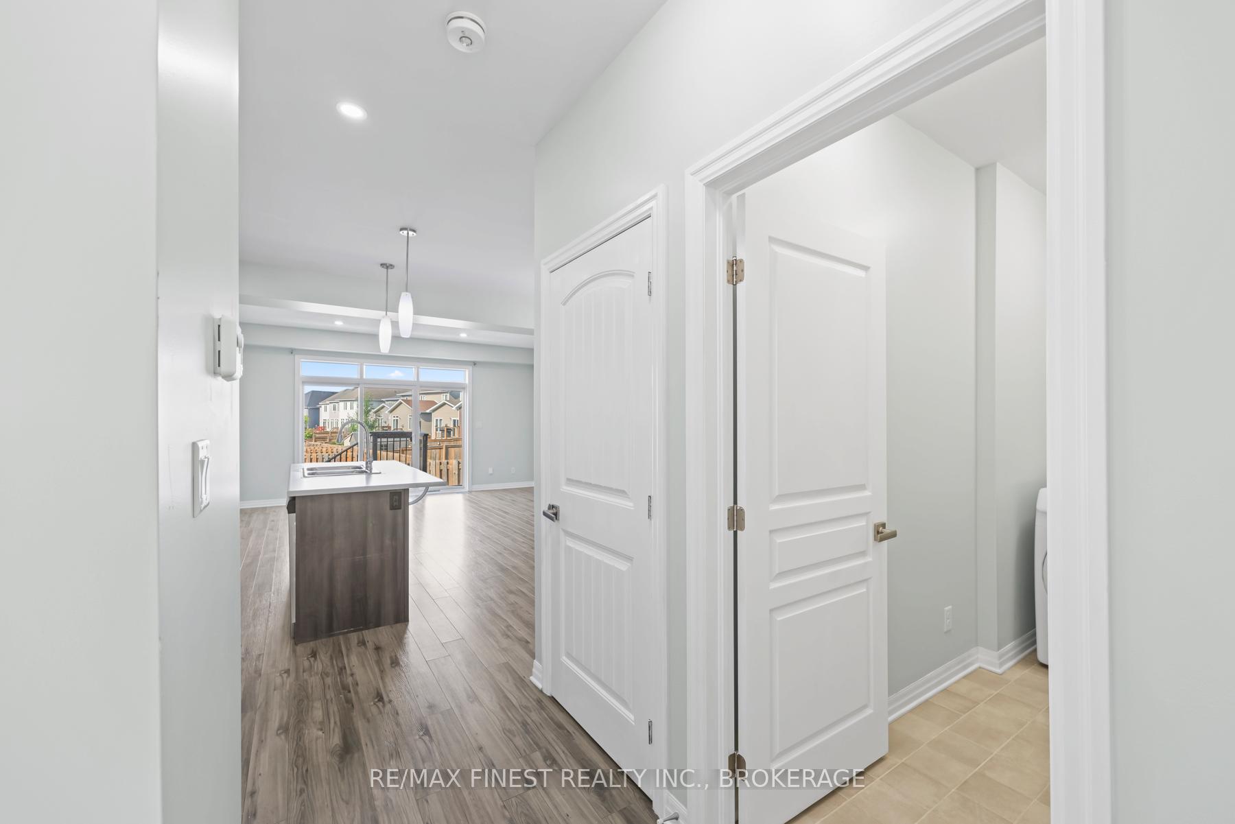 Photo 7 of 931 Riverview Way, Kingston, Kingston East (Incl Barret Crt) — HOMEH
