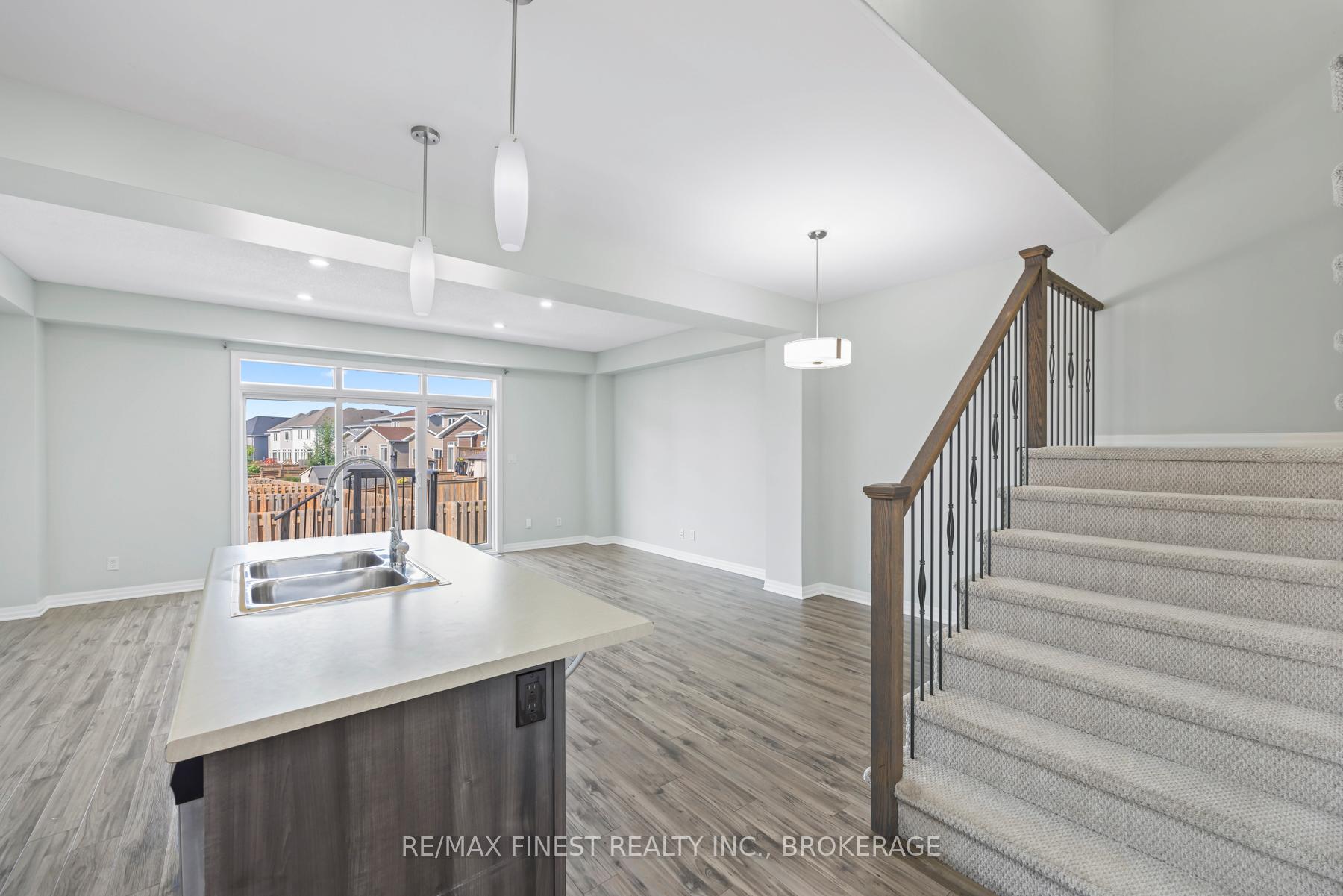 Photo 11 of 931 Riverview Way, Kingston, Kingston East (Incl Barret Crt) — HOMEH