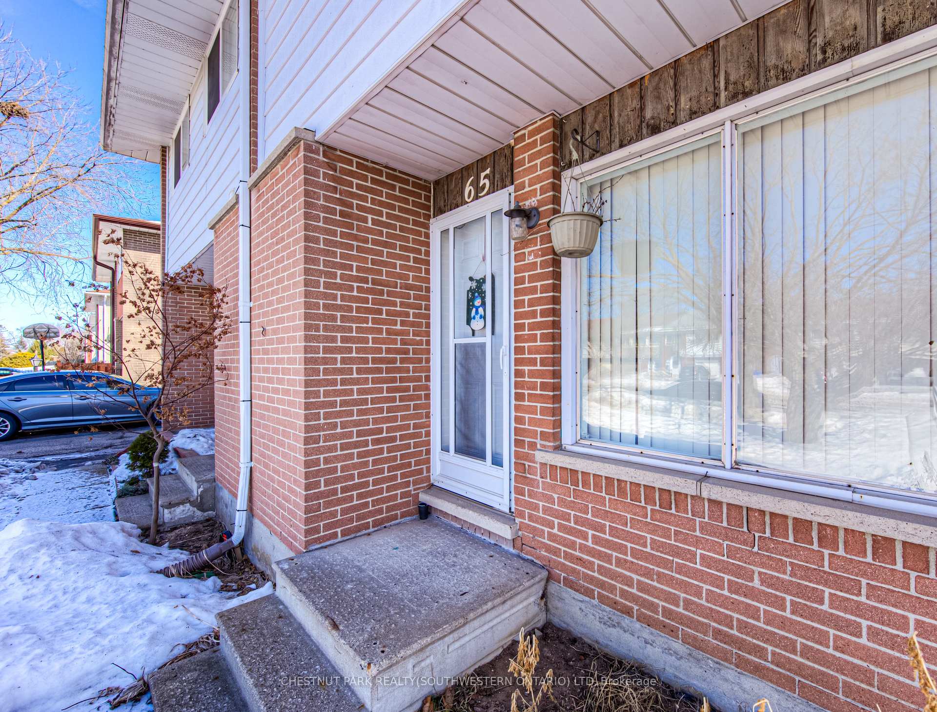 Photo 3 of 65 Overlea Drive, Kitchener — HOMEH
