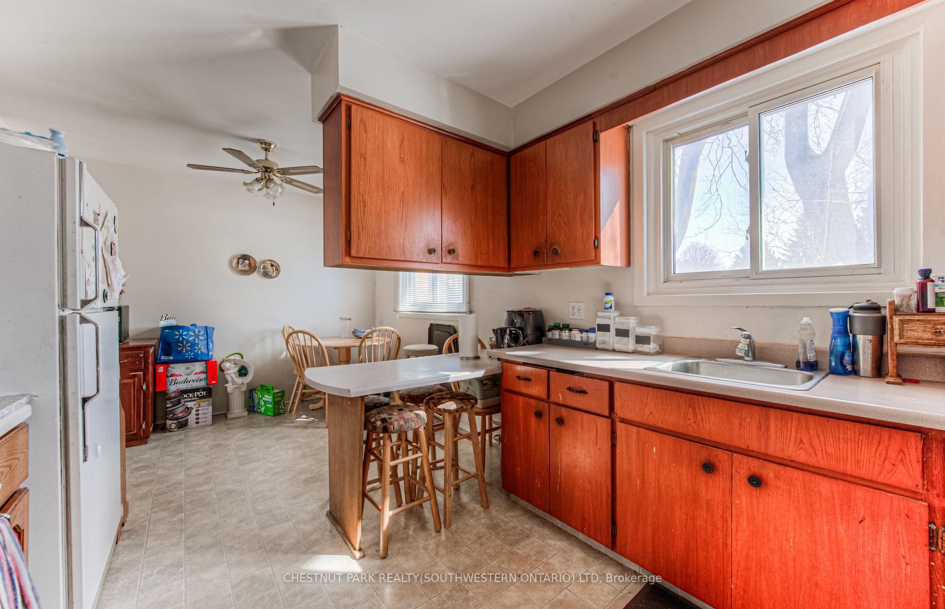 Photo 12 of 65 Overlea Drive, Kitchener — HOMEH
