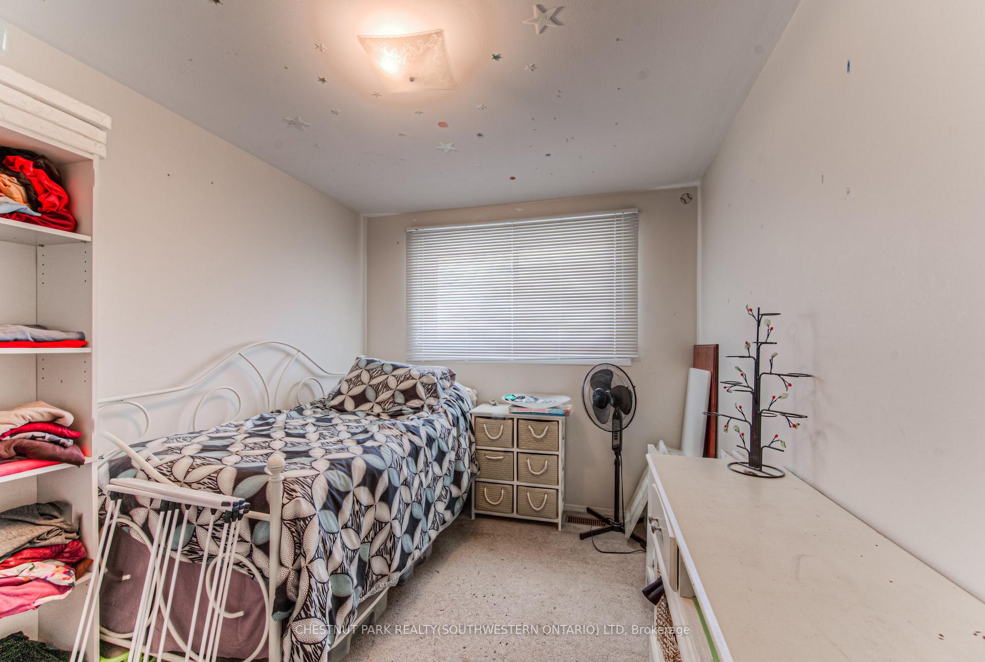 Photo 17 of 65 Overlea Drive, Kitchener — HOMEH