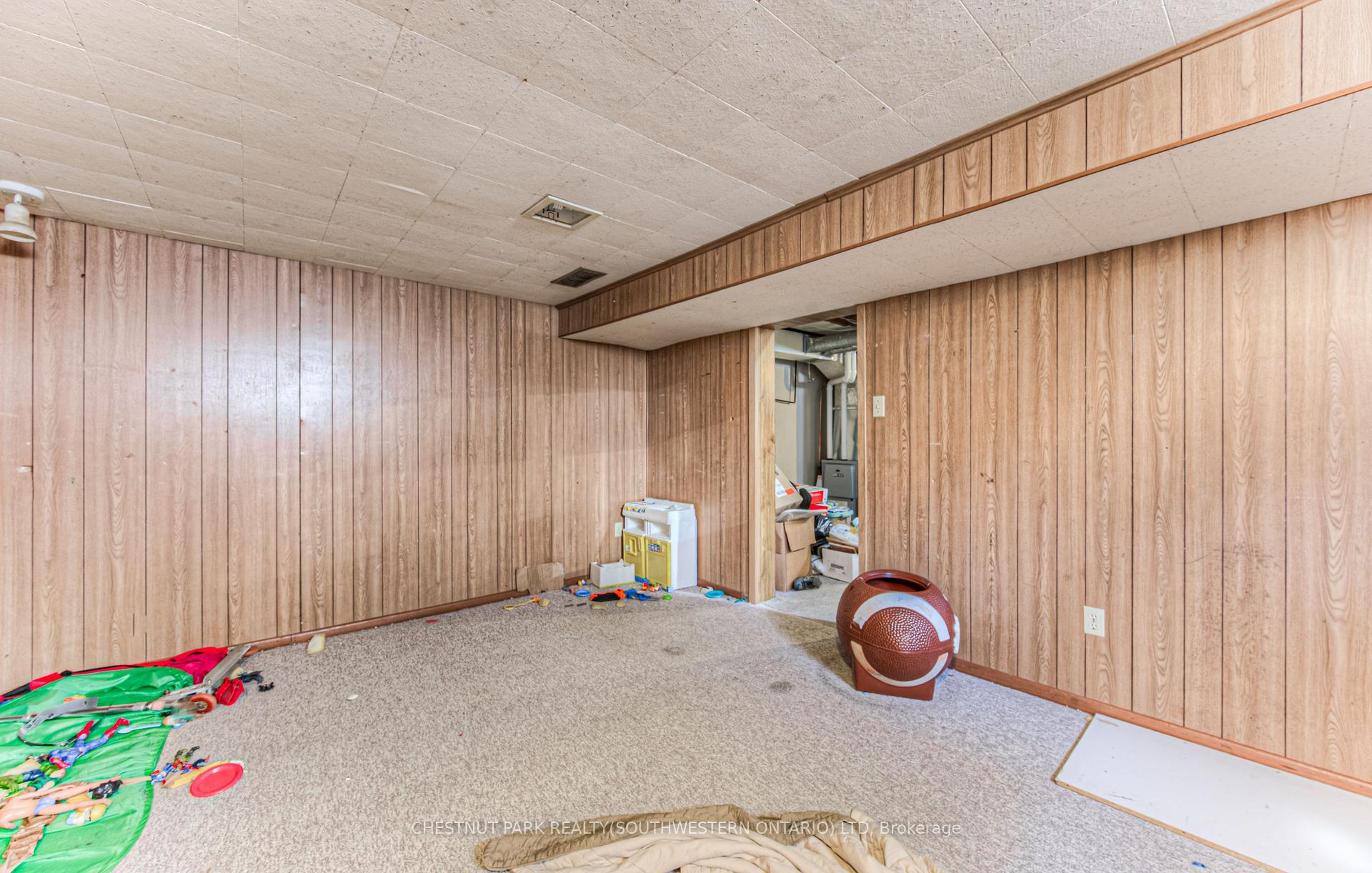 Photo 21 of 65 Overlea Drive, Kitchener — HOMEH