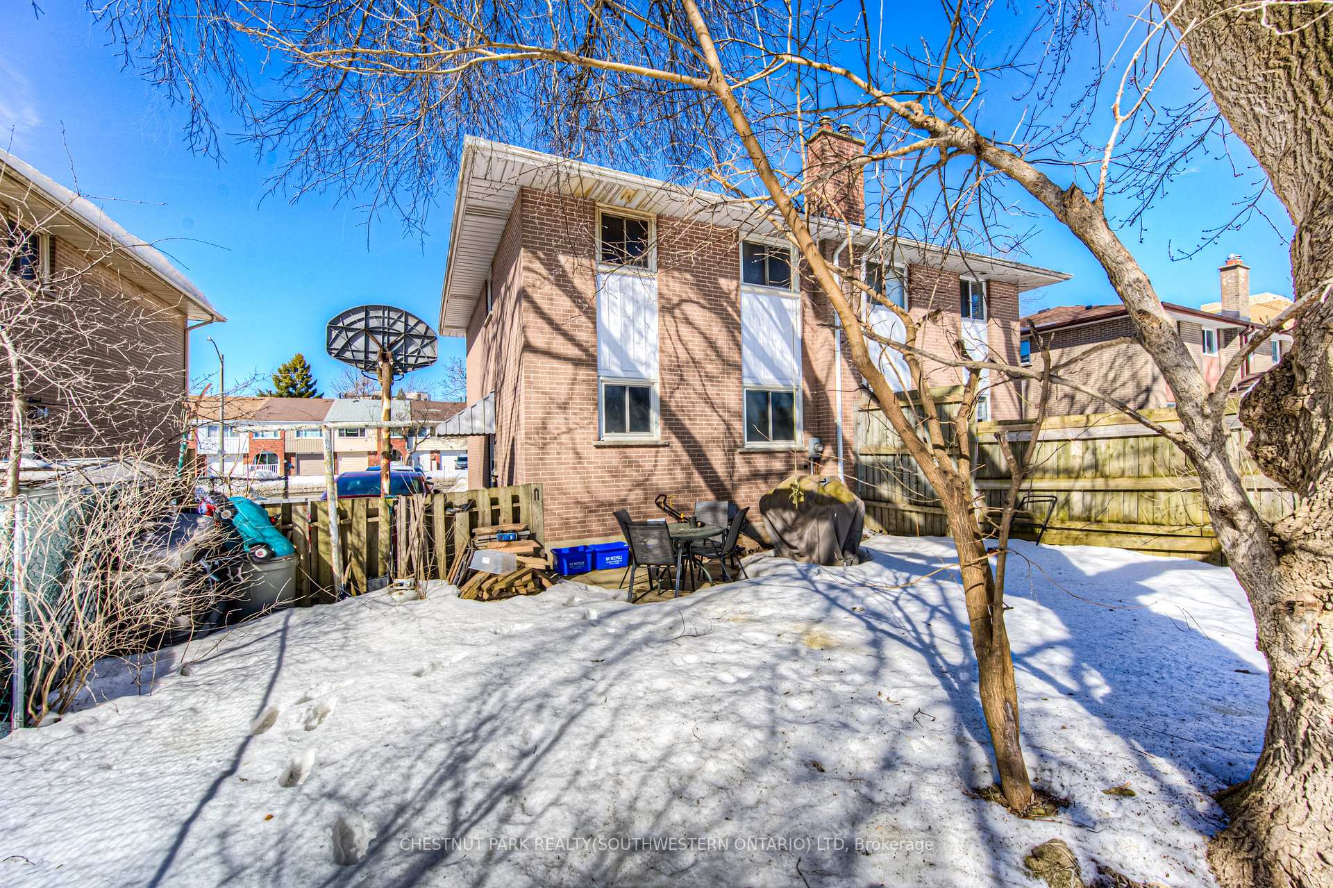 Photo 23 of 65 Overlea Drive, Kitchener — HOMEH