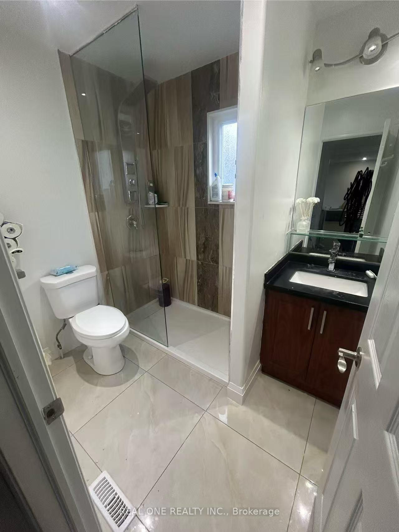Photo 9 of Unit Upper L, 26 Fairty Drive, Markham, Middlefield — HOMEH